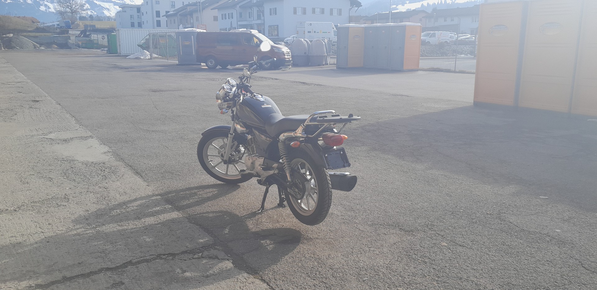 YAMAHA YBR 125 Custom-image-1
