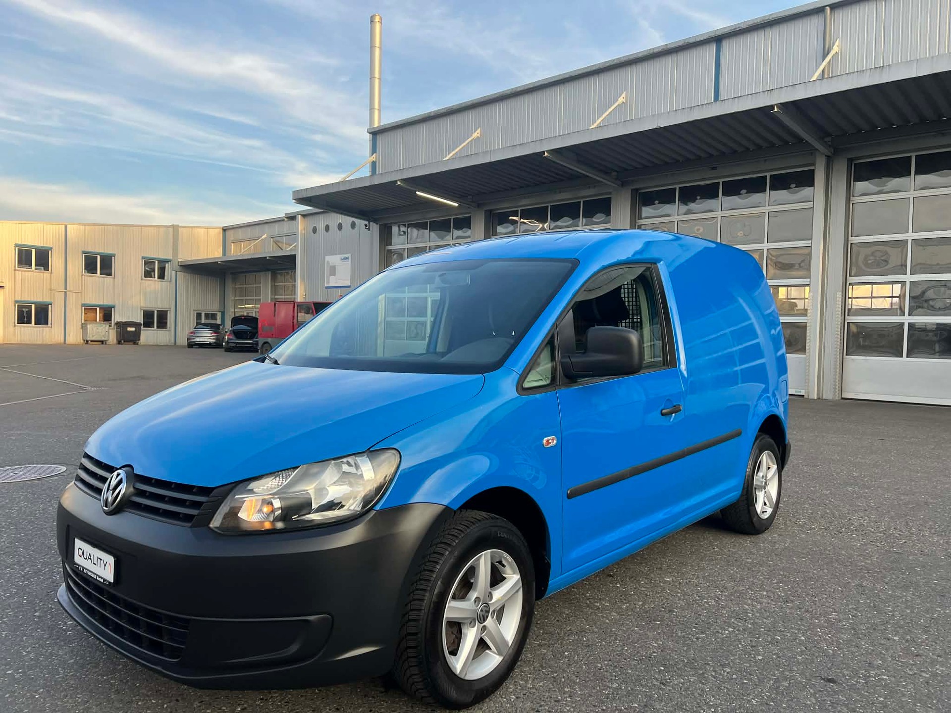 VW Caddy 1.6 TDI DSG-image-1