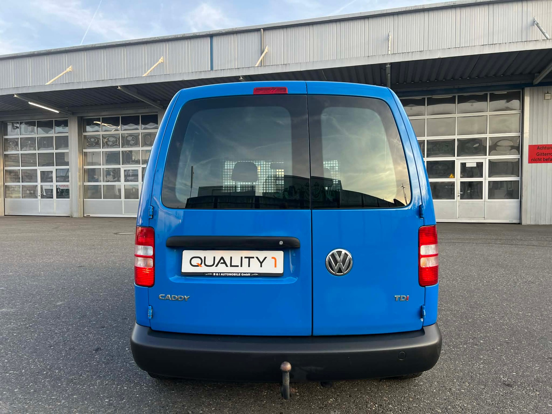 VW Caddy 1.6 TDI DSG-image-7