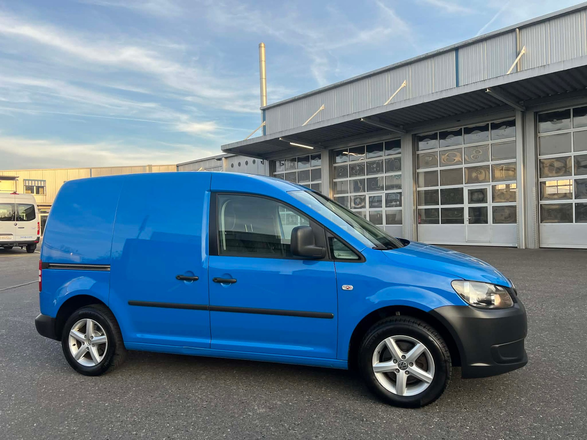 VW Caddy 1.6 TDI DSG-image-6
