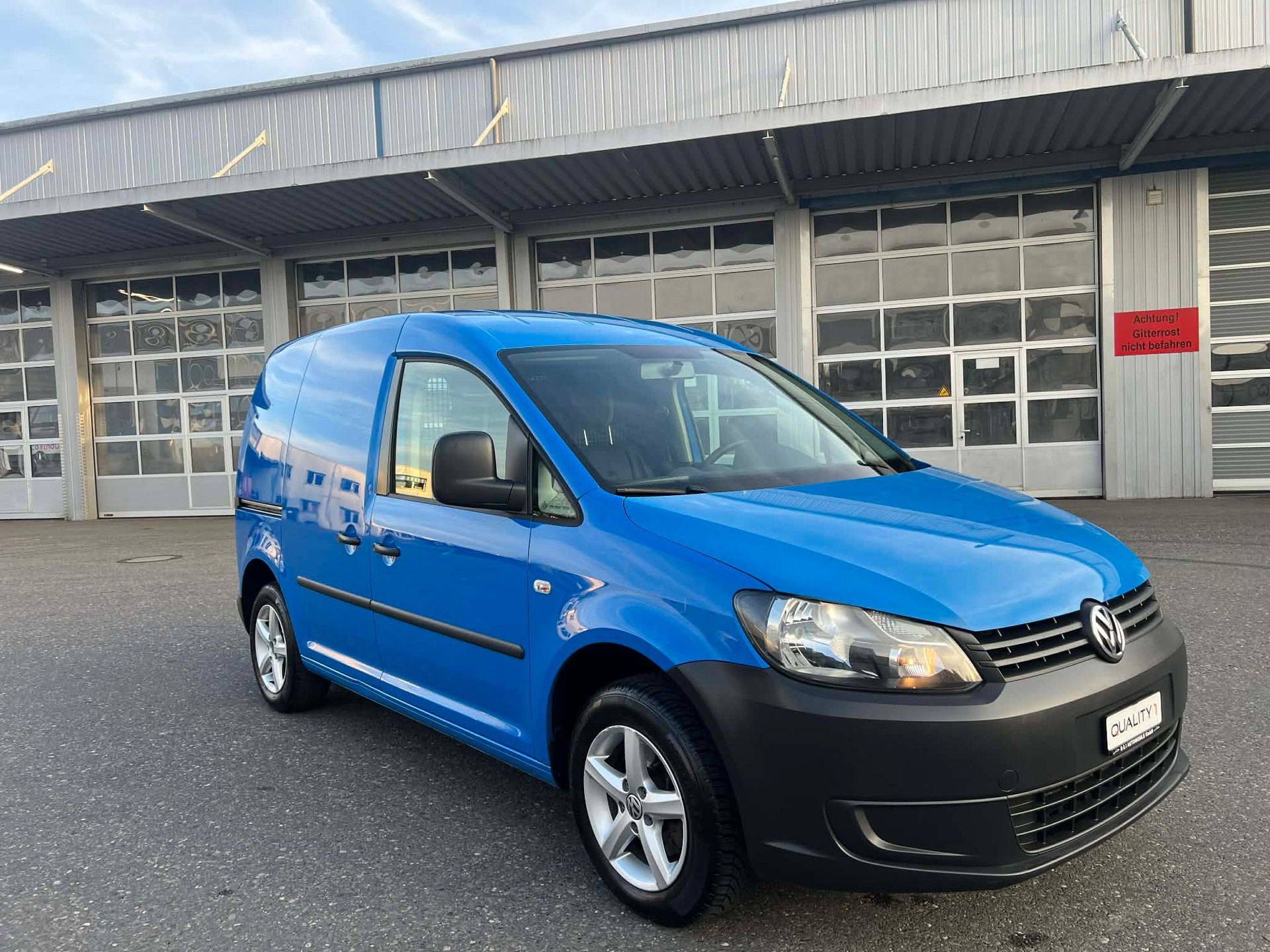 VW Caddy 1.6 TDI DSG-image-2