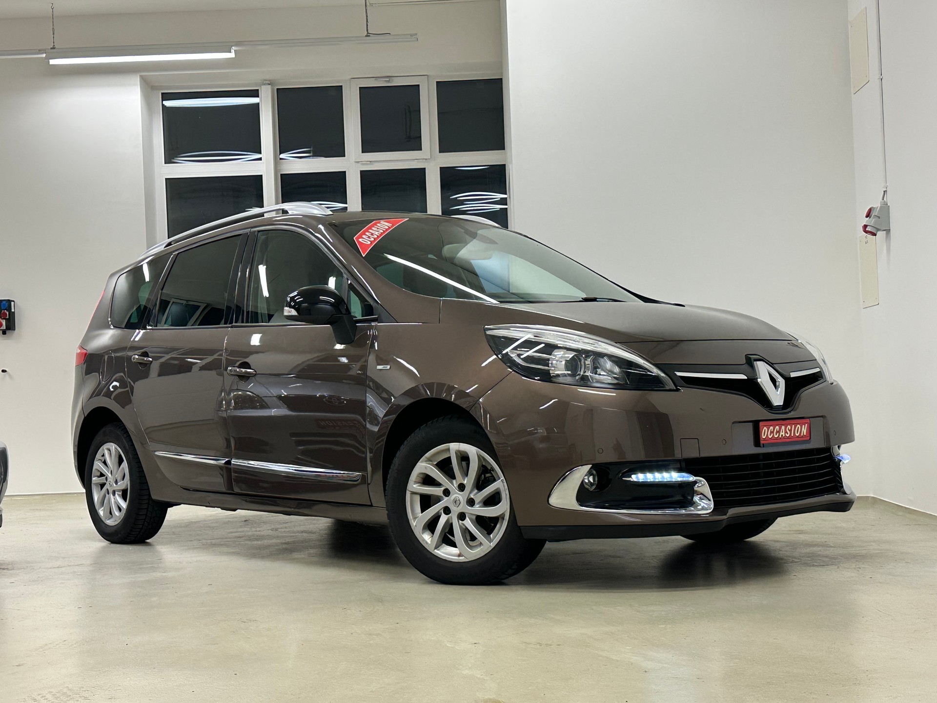 RENAULT Grand Scénic 1.5 dCi Bose EDC-image-7