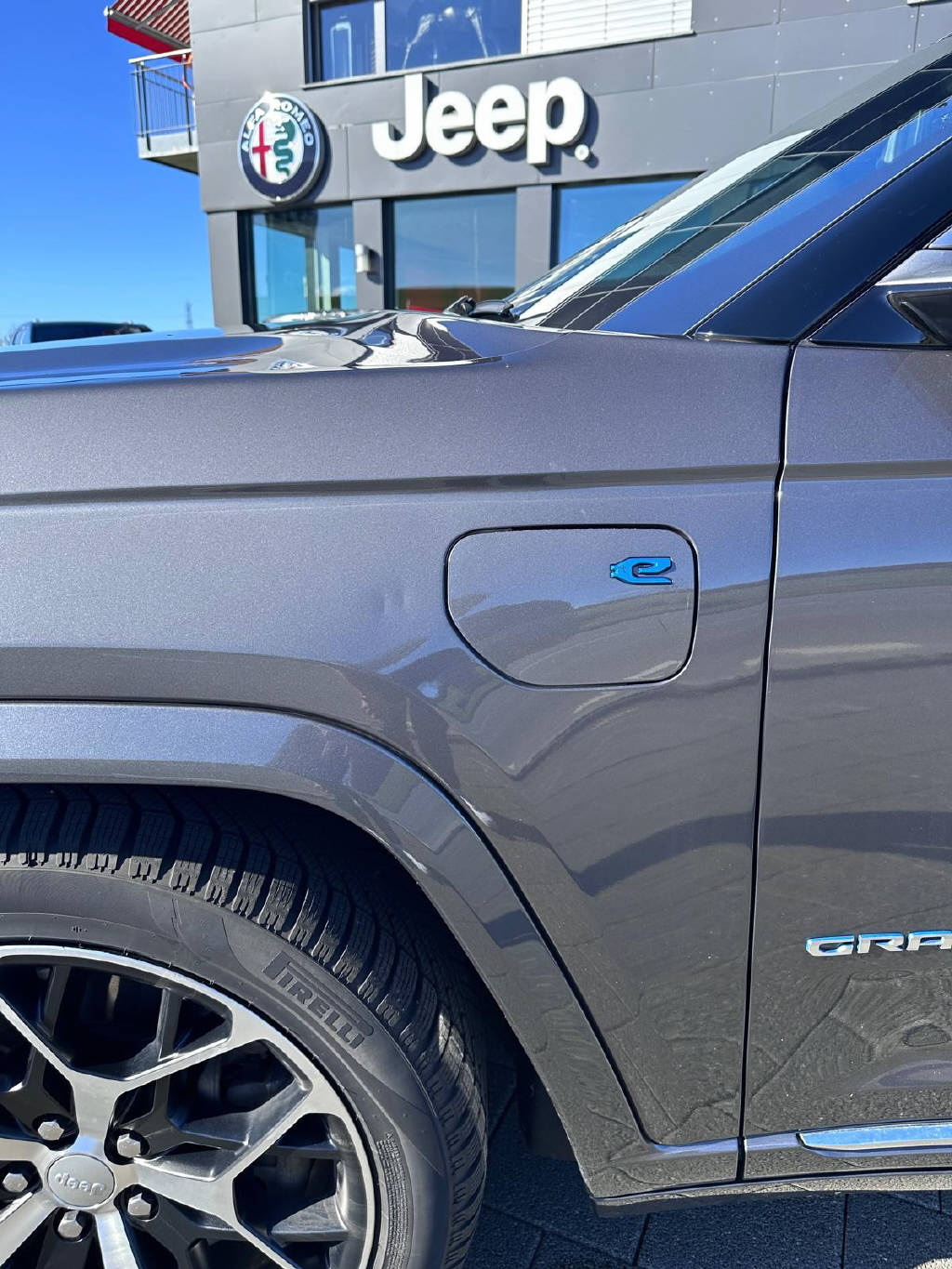 JEEP Grand Cherokee 2.0 Turbo Summit Reserve 4xe-image-8
