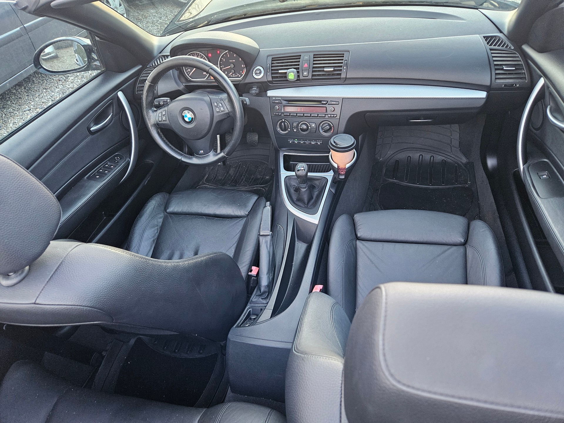 BMW 118i Cabrio-image-14