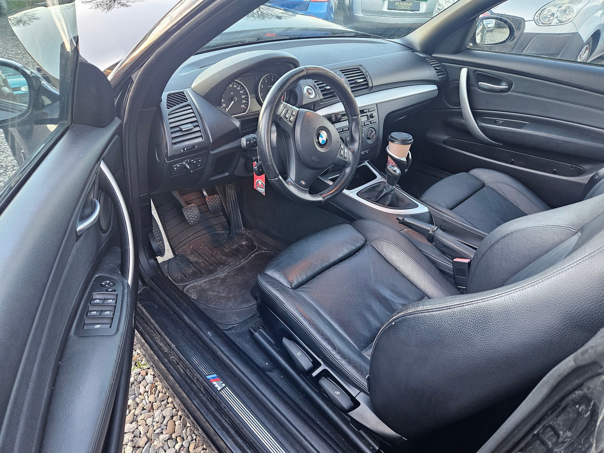 BMW 118i Cabrio-image-7