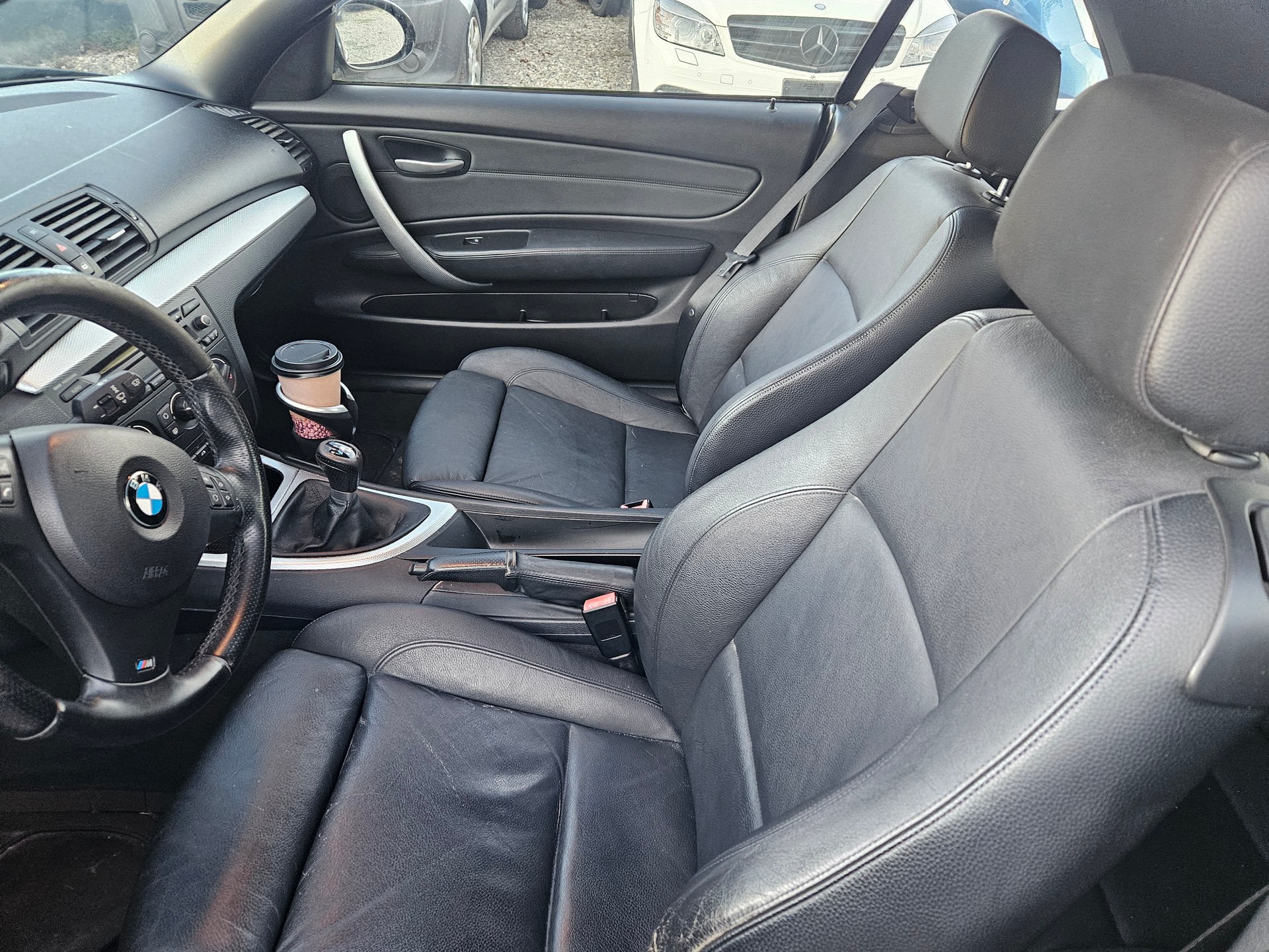 BMW 118i Cabrio-image-10