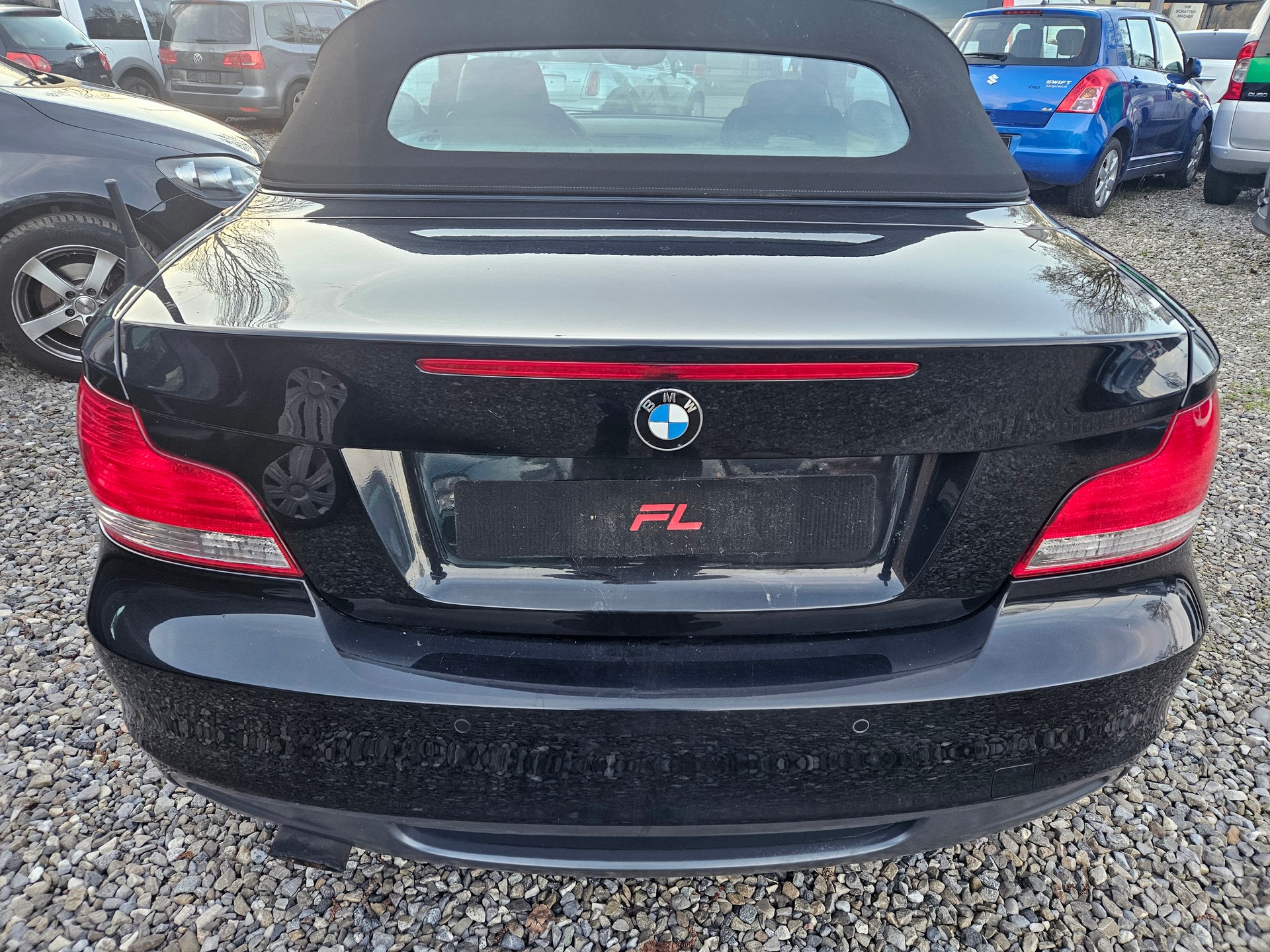 BMW 118i Cabrio-image-5
