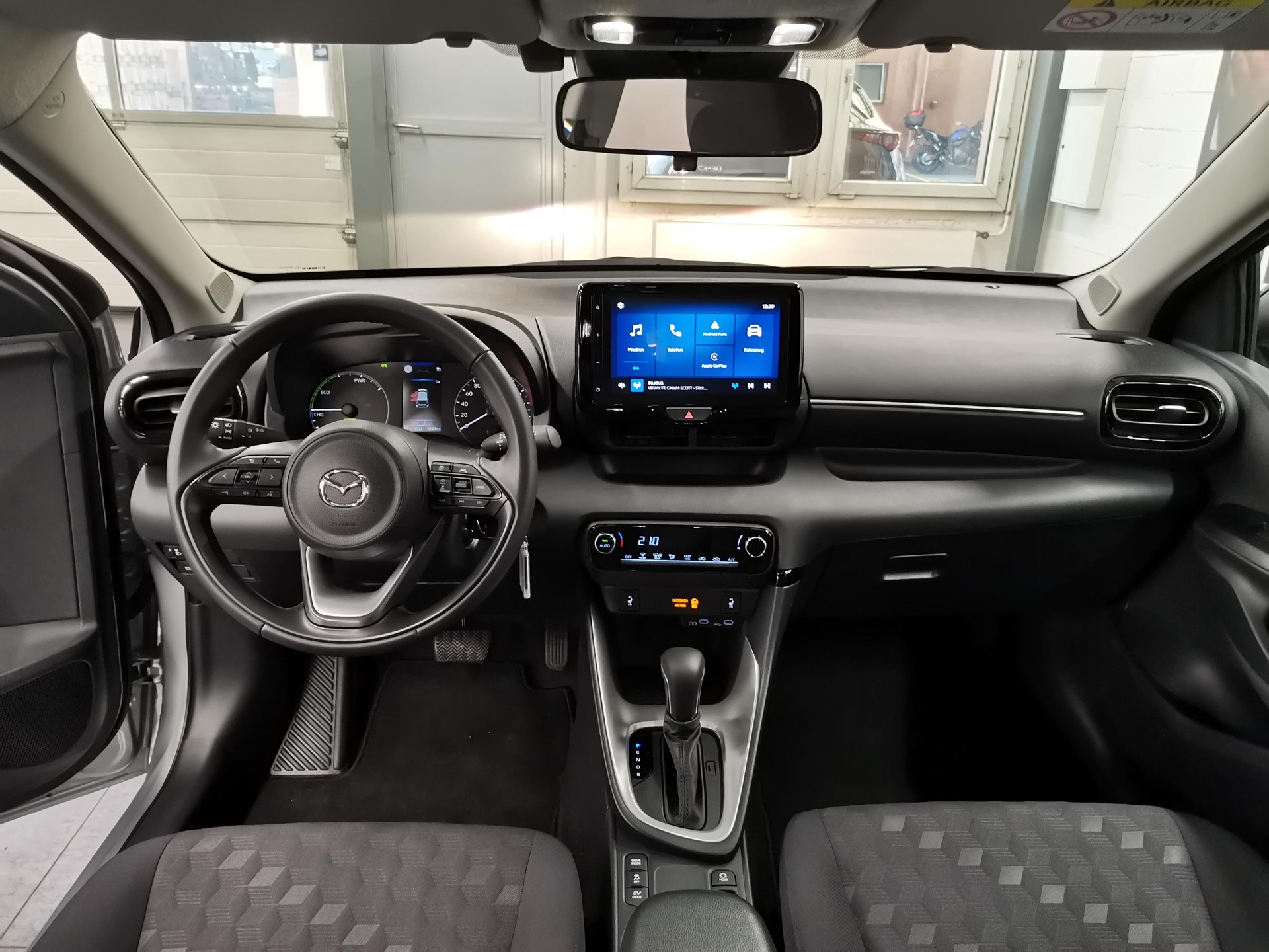 MAZDA 2 1.5 Hybrid Centre-Line-image-6