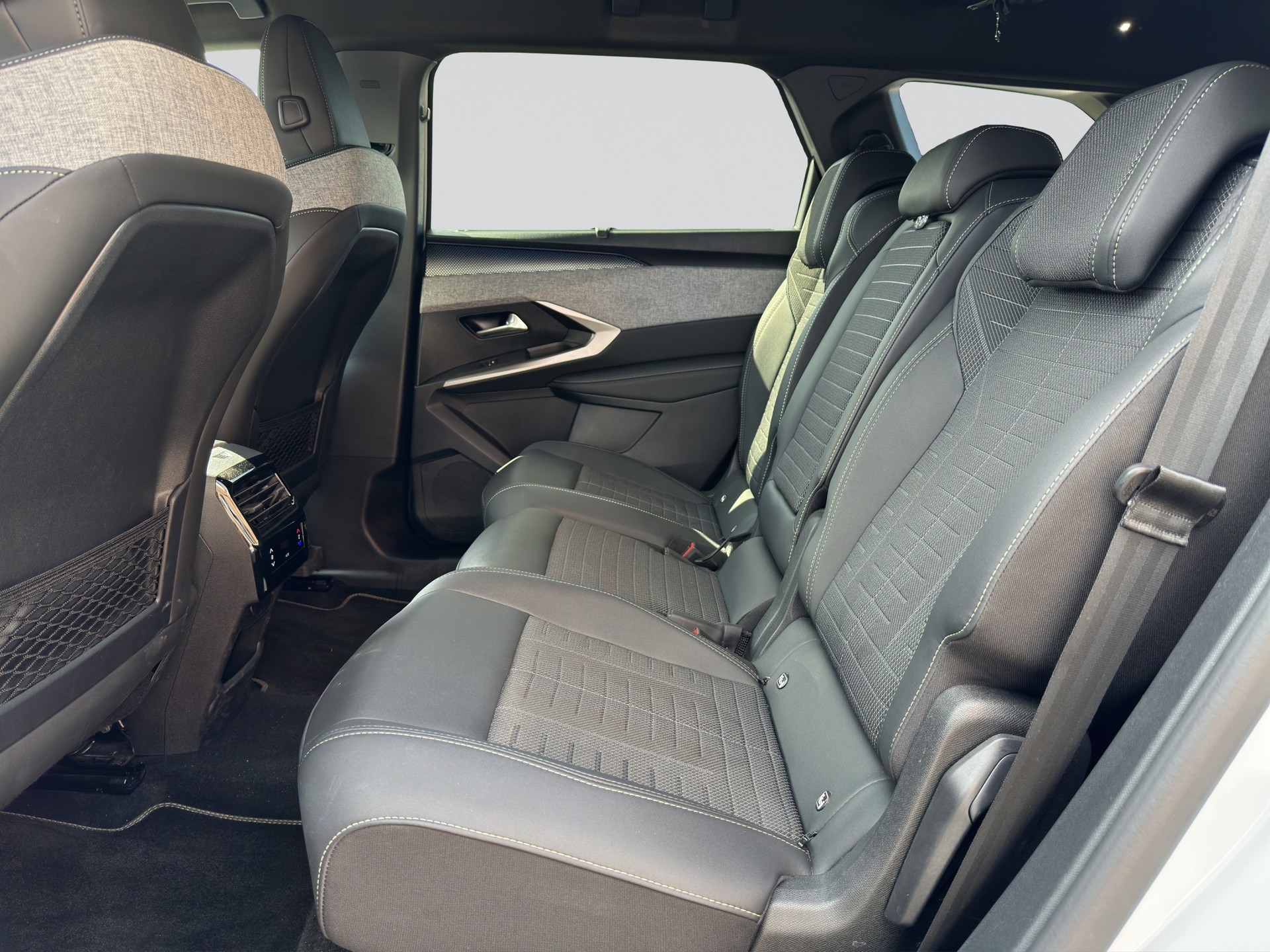 PEUGEOT 5008 136 Hybrid e-DCS6 7Pl. GT-image-7