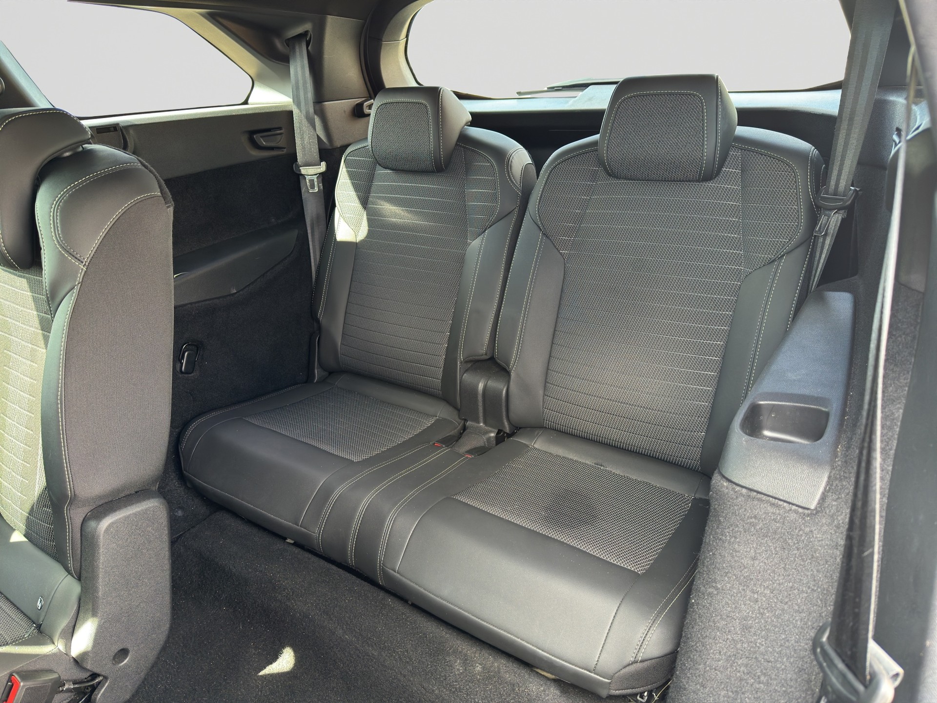 PEUGEOT 5008 136 Hybrid e-DCS6 7Pl. GT-image-8