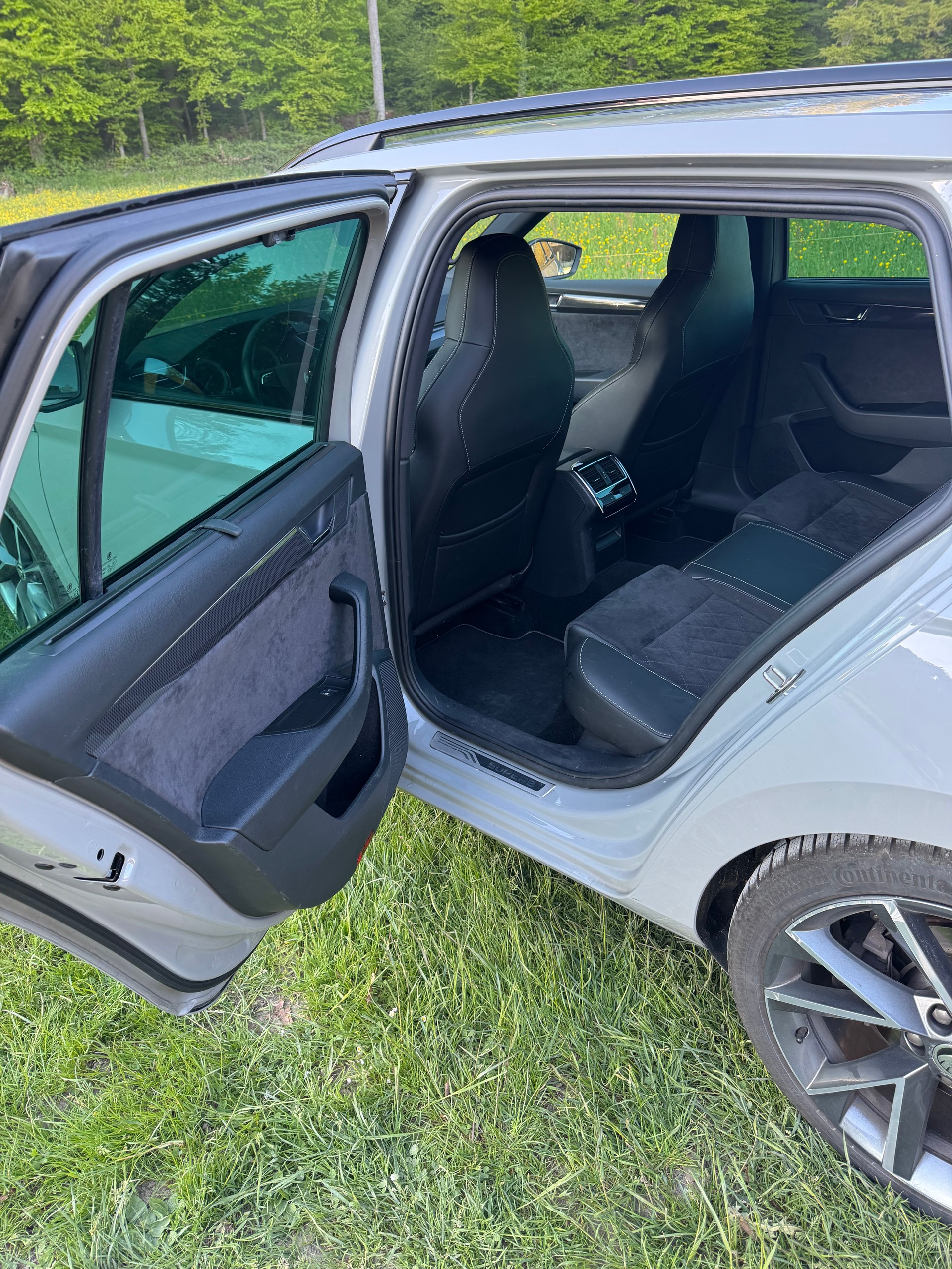 SKODA Superb Combi 2.0 TSI SportLine+ DSG 4x4-image-10