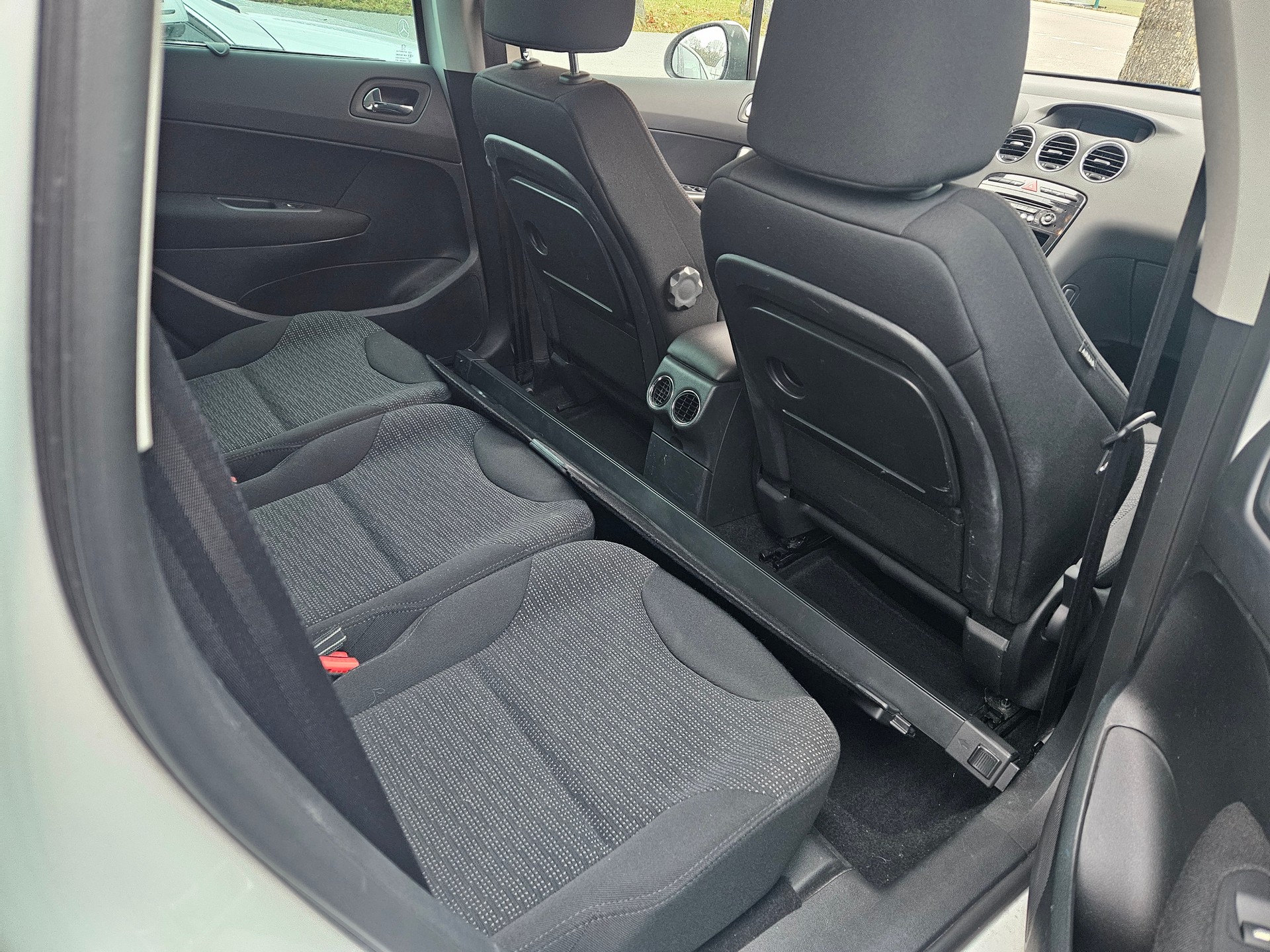 PEUGEOT 308 SW 1.6 16V Turbo Allure Automatic-image-8