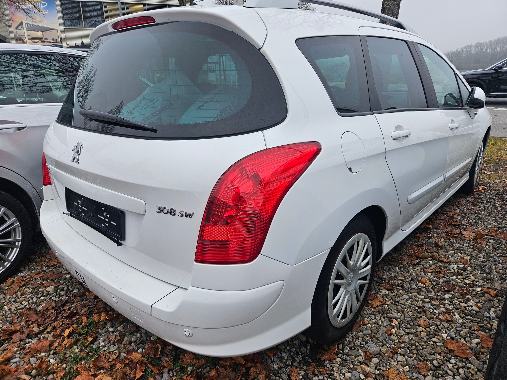 PEUGEOT 308 SW 1.6 16V Turbo Allure Automatic-image-2