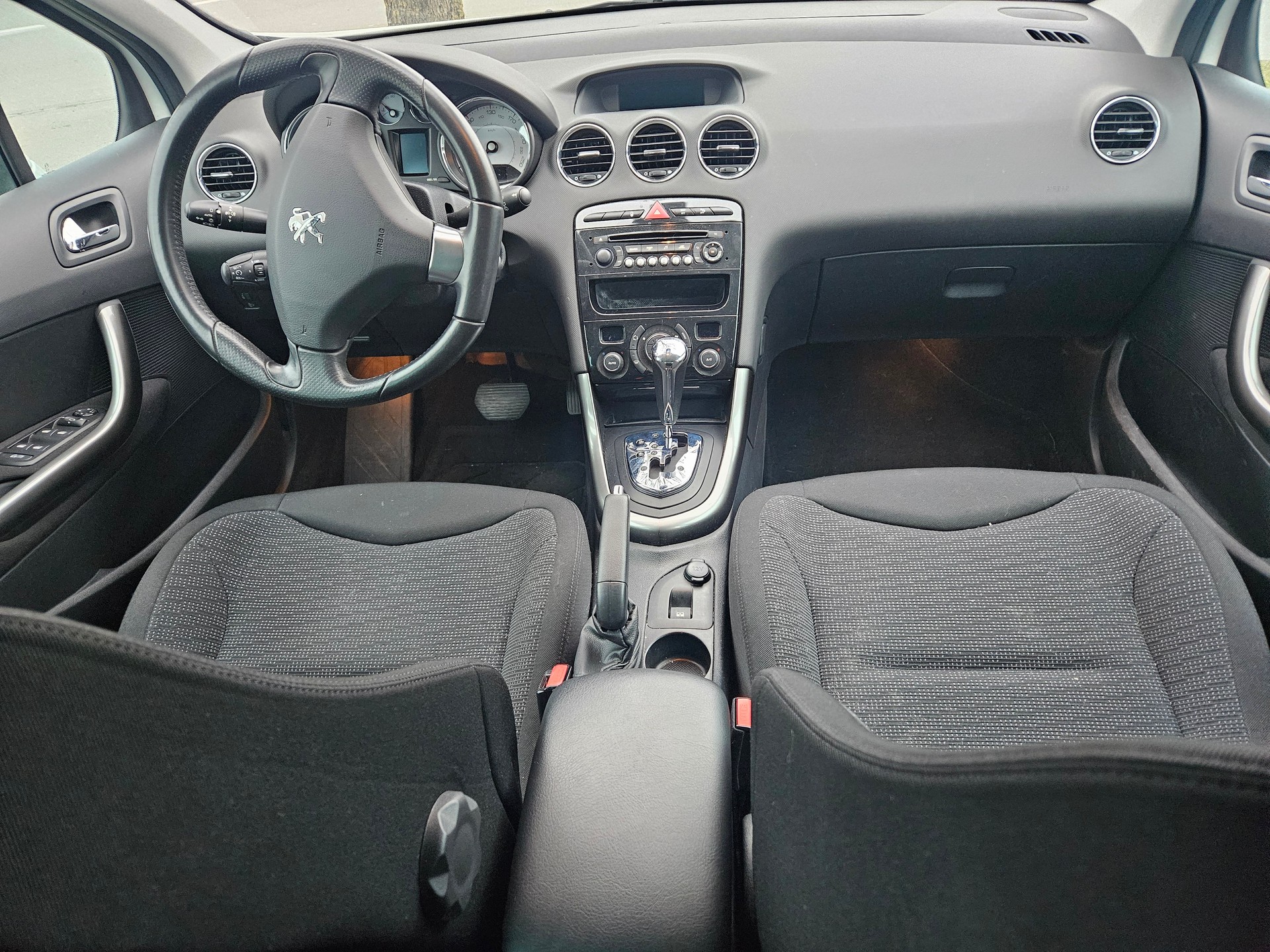 PEUGEOT 308 SW 1.6 16V Turbo Allure Automatic-image-9