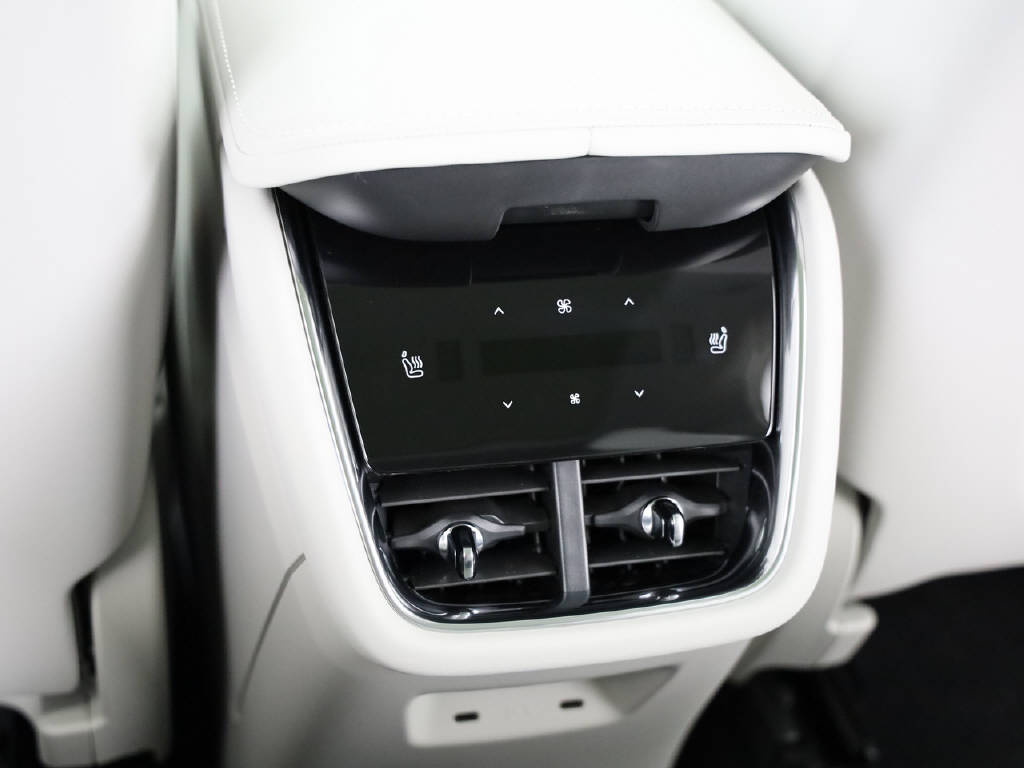 VOLVO EX90 Twin Plus AWD / 800V-image-23