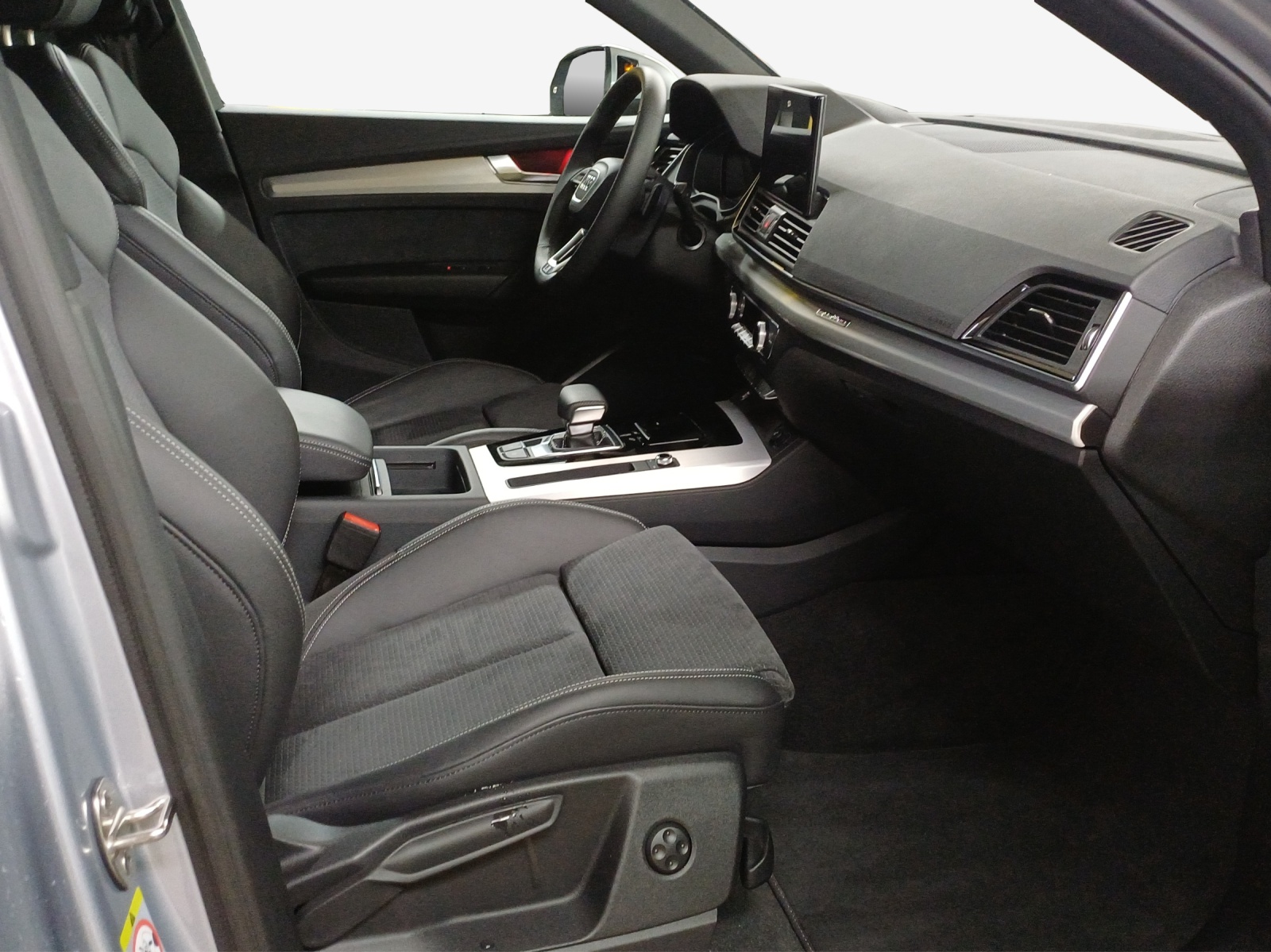 AUDI Q5 Sportback 40 TFSI S line quattro S-tronic-image-13