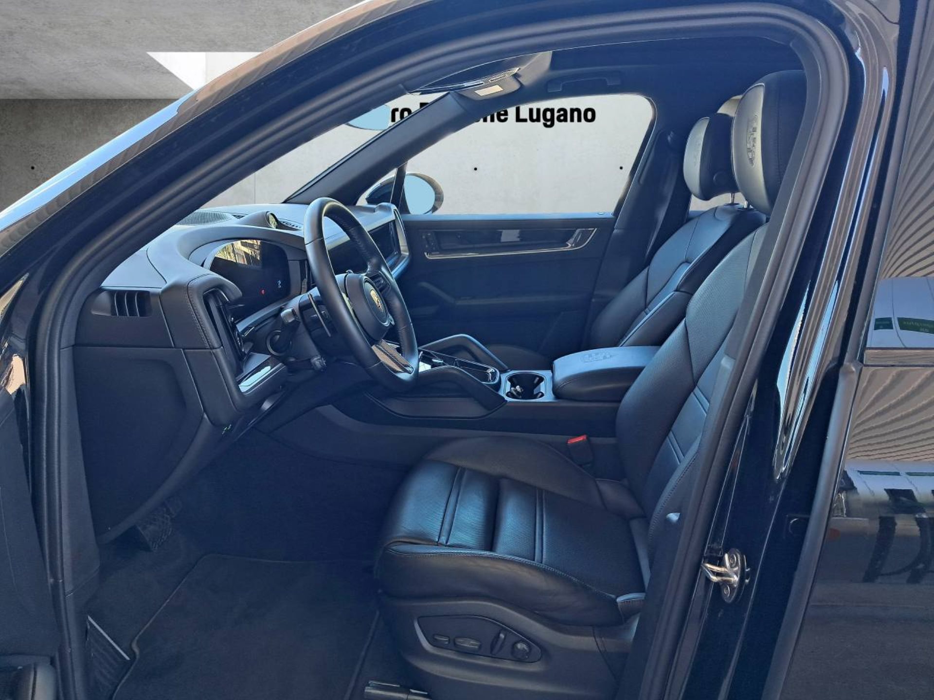 PORSCHE Cayenne E-Hybrid-image-3