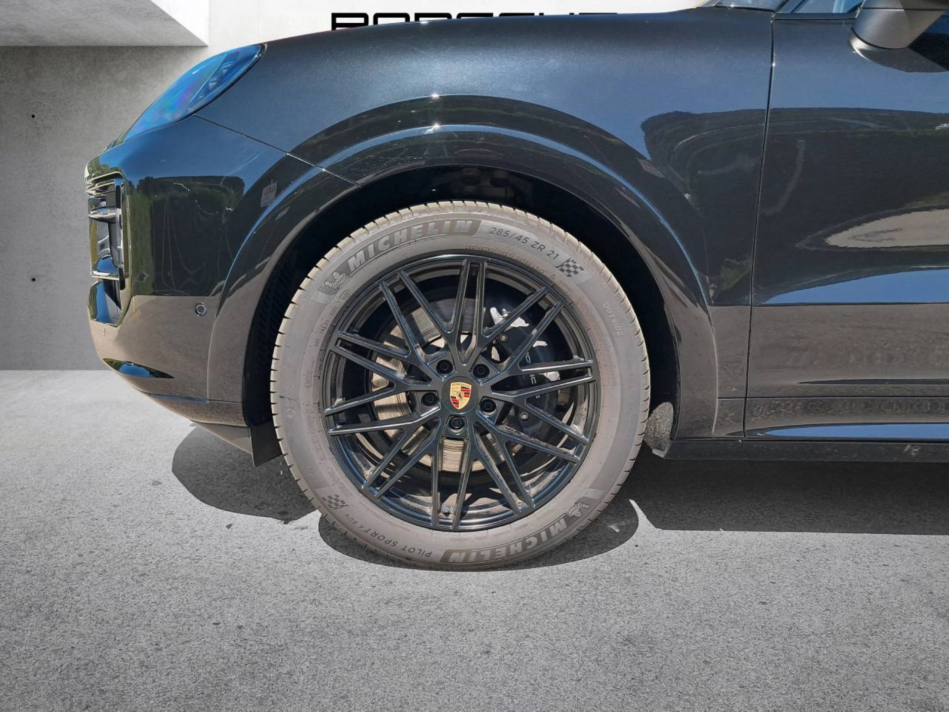 PORSCHE Cayenne E-Hybrid-image-11