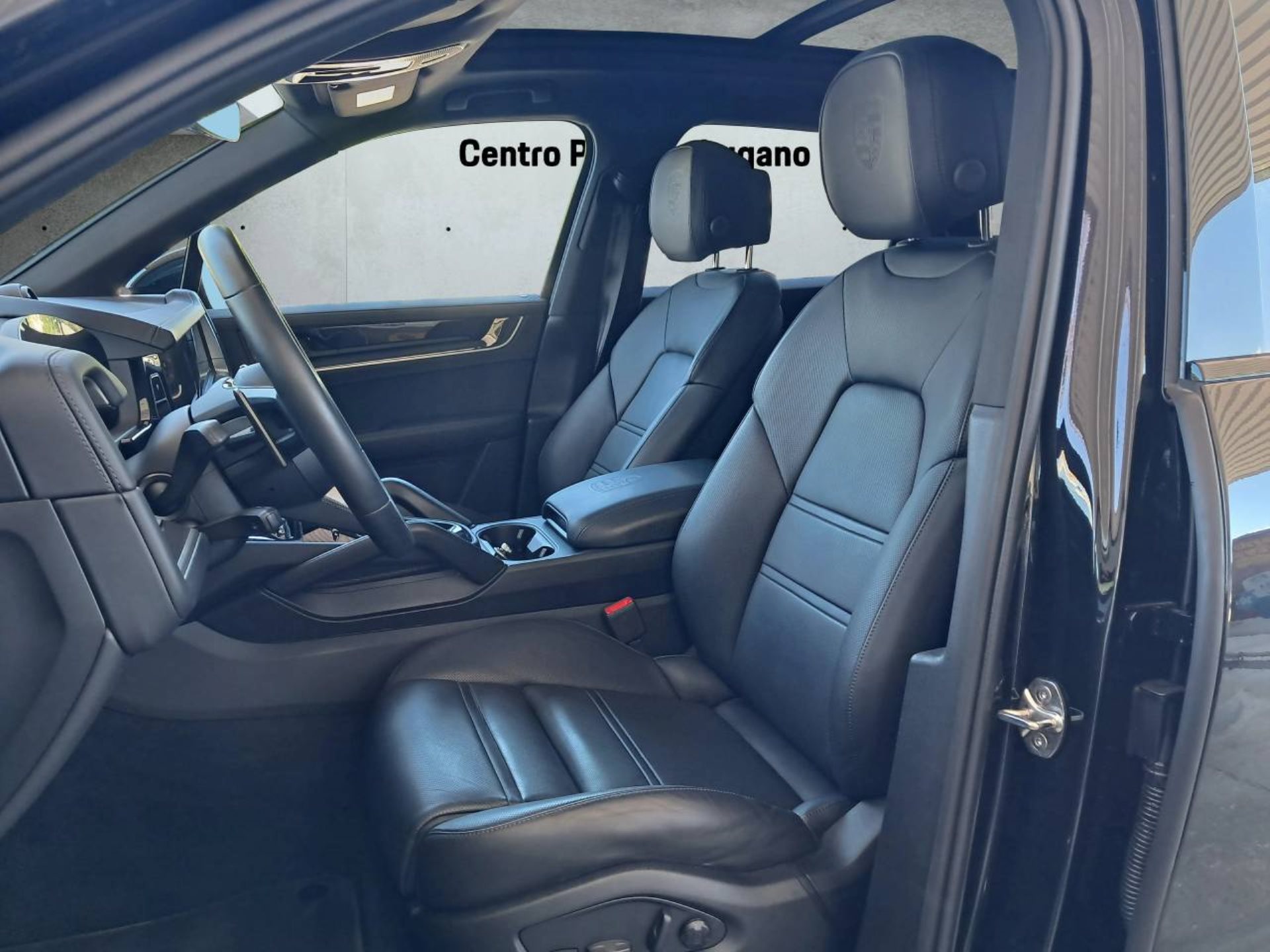 PORSCHE Cayenne E-Hybrid-image-4