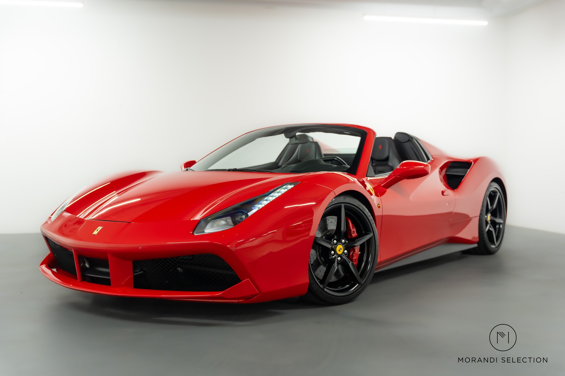 FERRARI 488 Spider 3.9 Turbo-showroom-element-2