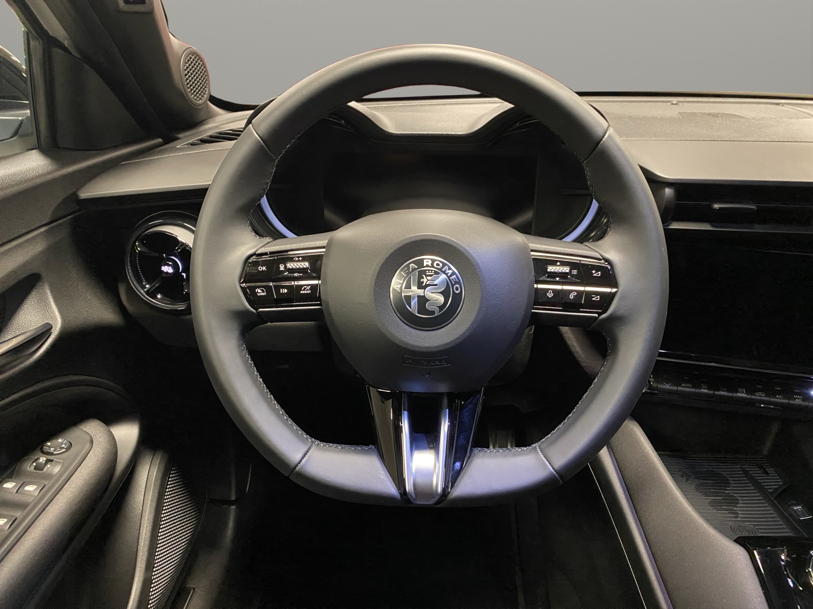 ALFA ROMEO Junior 1.2 TI Q4 Tech Sky MY26-image-12