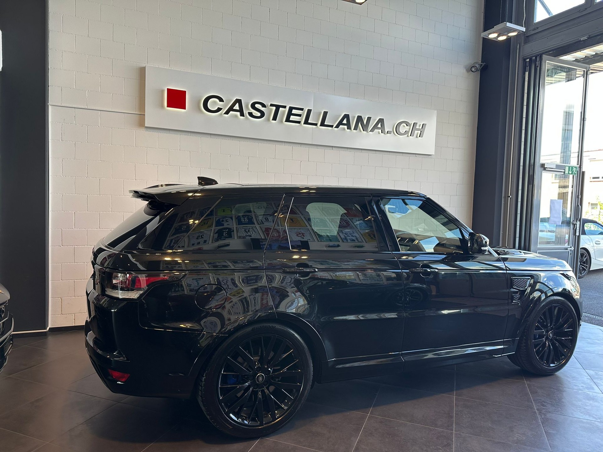 LAND ROVER Range Rover Sport 5.0 V8 SVR-image-2