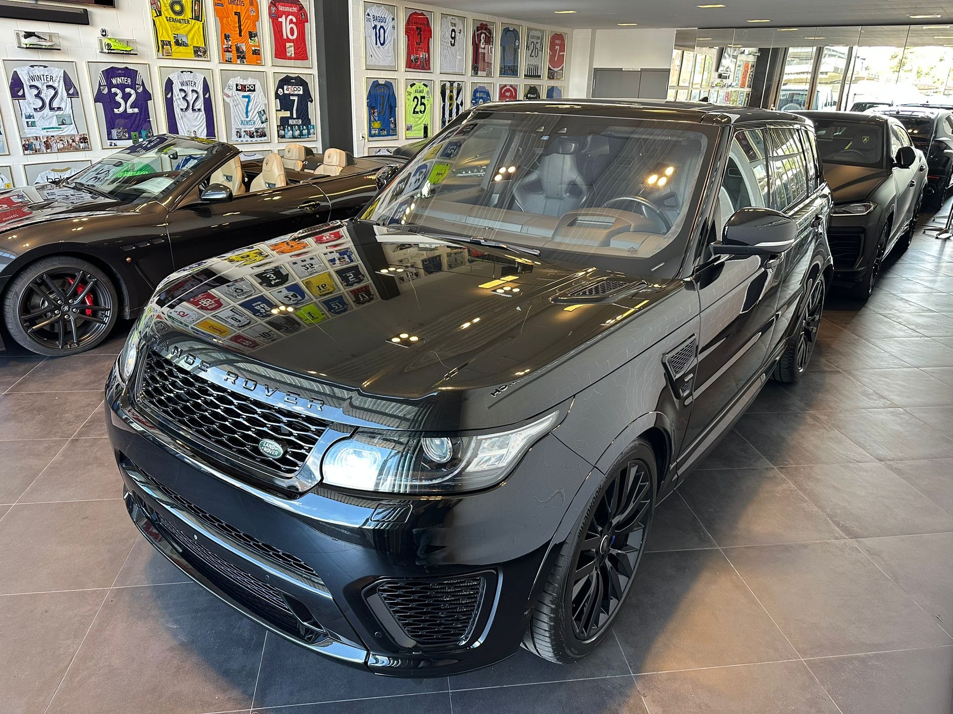 LAND ROVER Range Rover Sport 5.0 V8 SVR-image-1