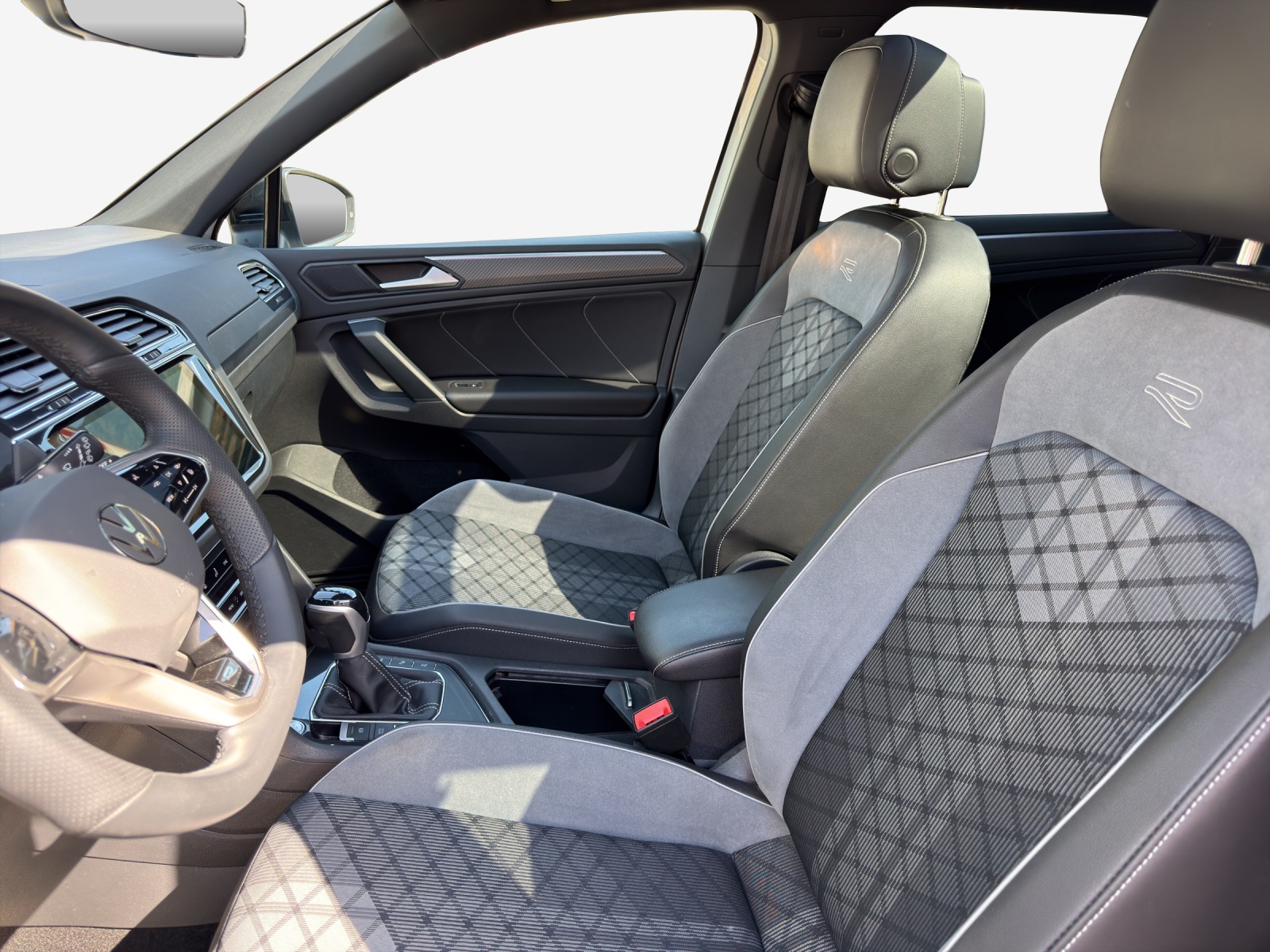 VW Tiguan 1.4TSI PHEV R-Line DSG-image-8