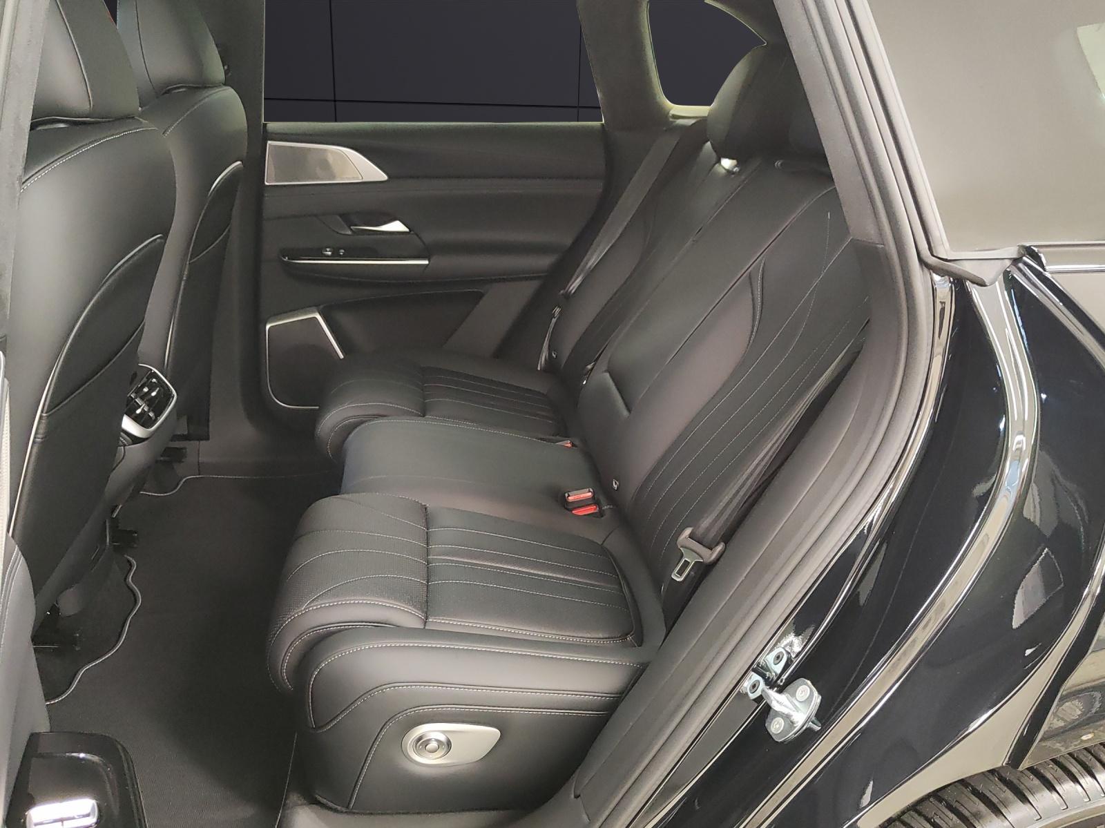 XPENG G9 Performance AWD-image-16