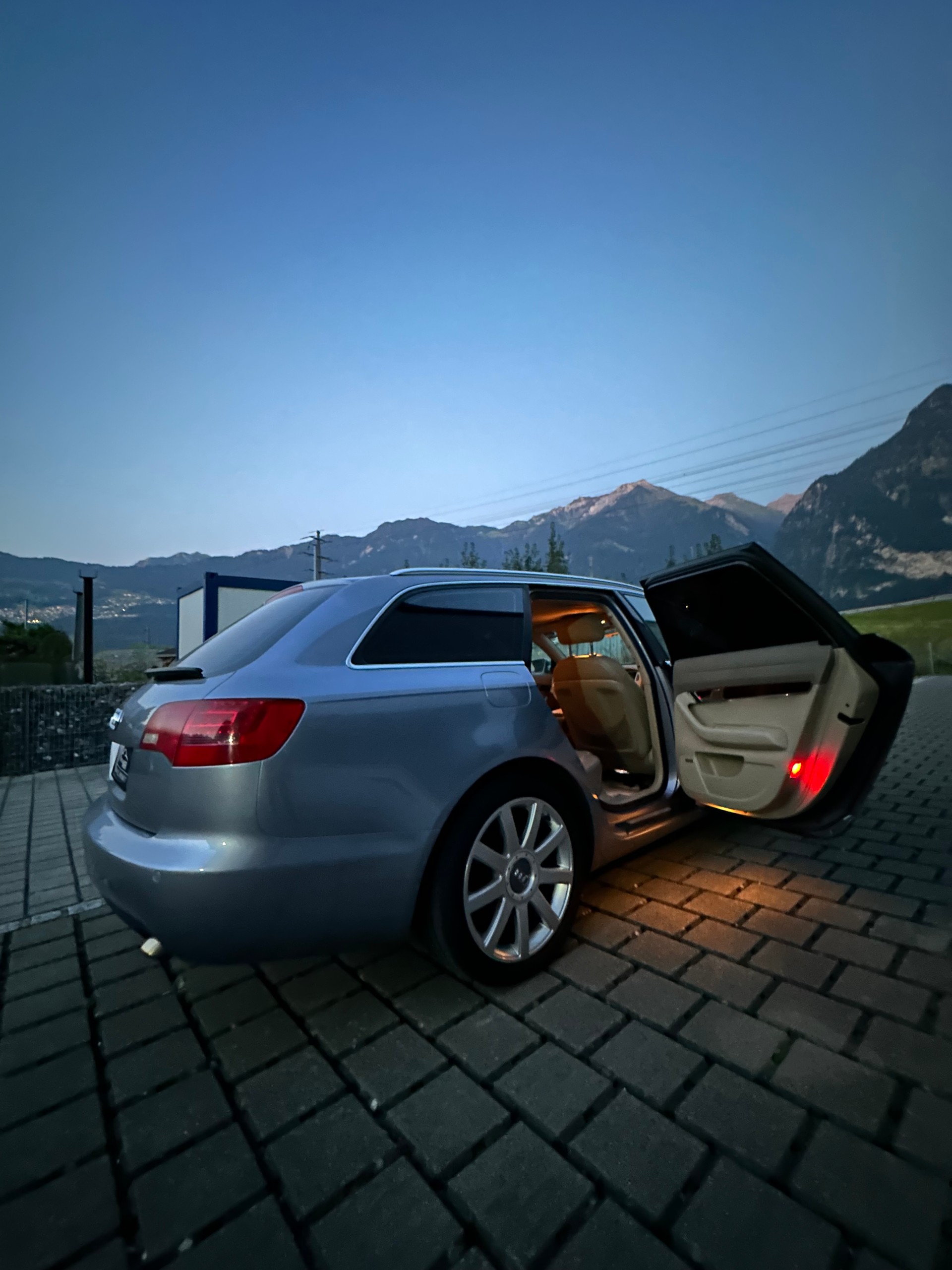AUDI A6 Avant 3.0 V6 TDI quattro-image-10