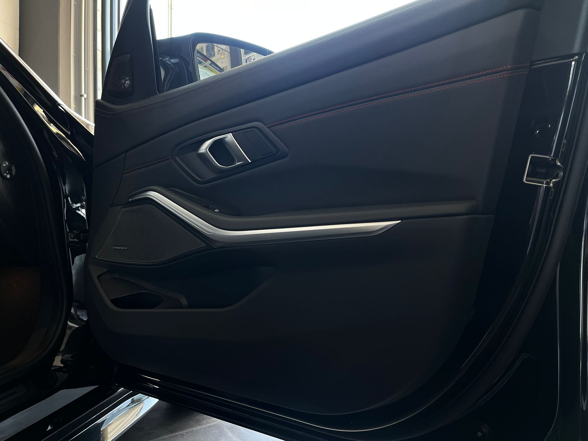BMW M3 CS Touring xDrive-image-25