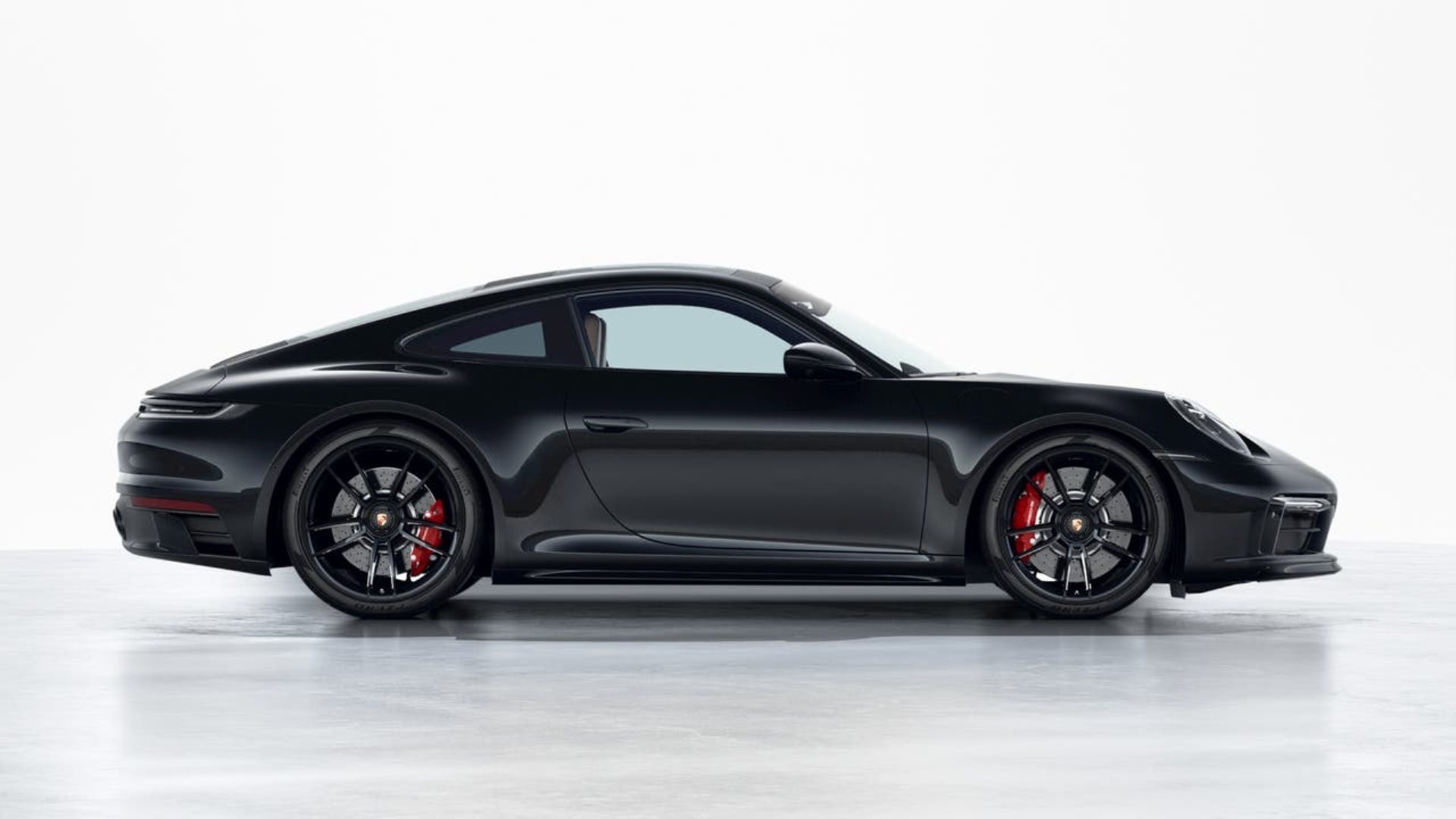 PORSCHE 911 Carrera 4 GTS-image-4