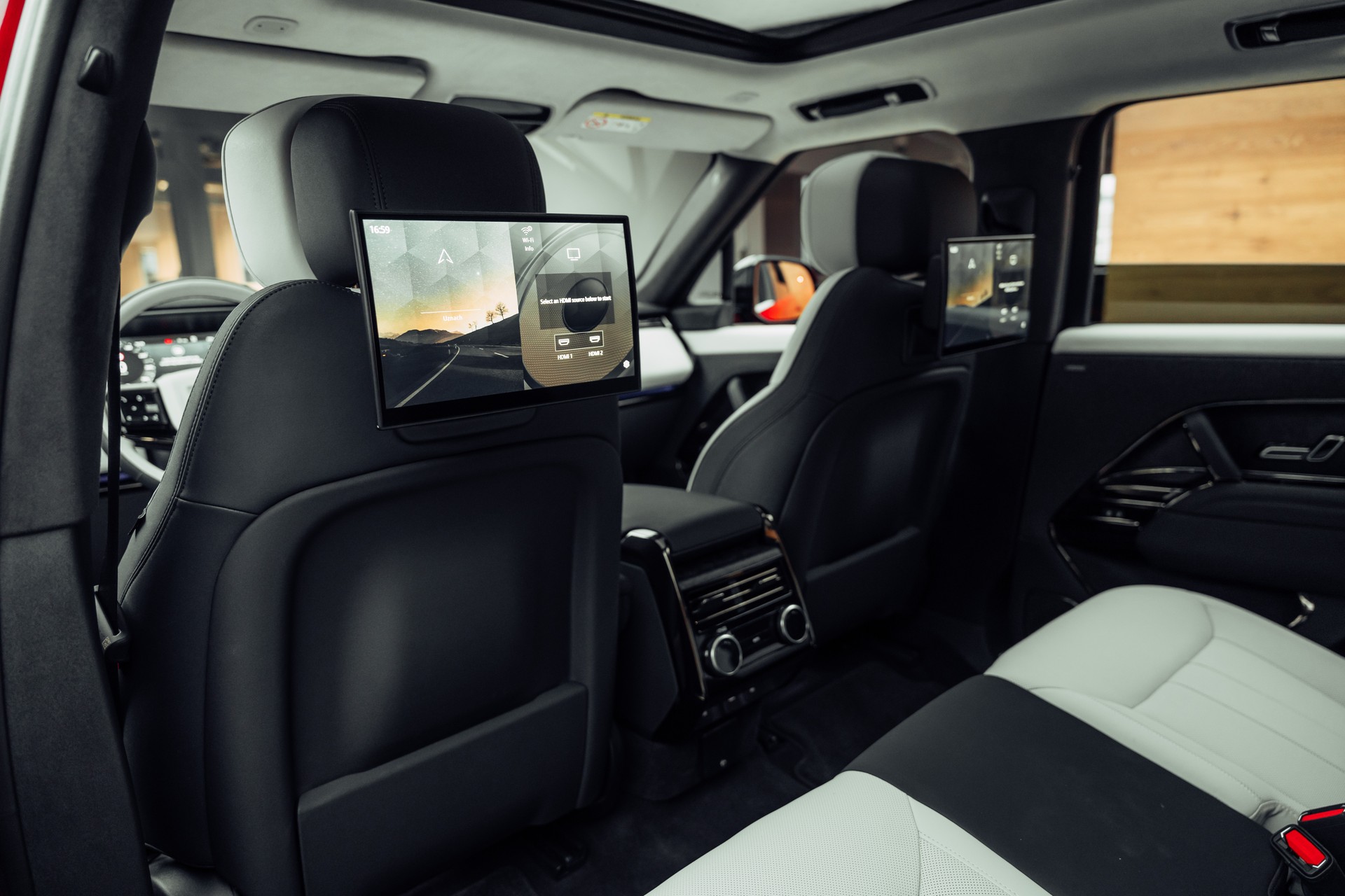 LAND ROVER Range Rover Sport P530 4.4 V8 First Edition Automatic-image-10