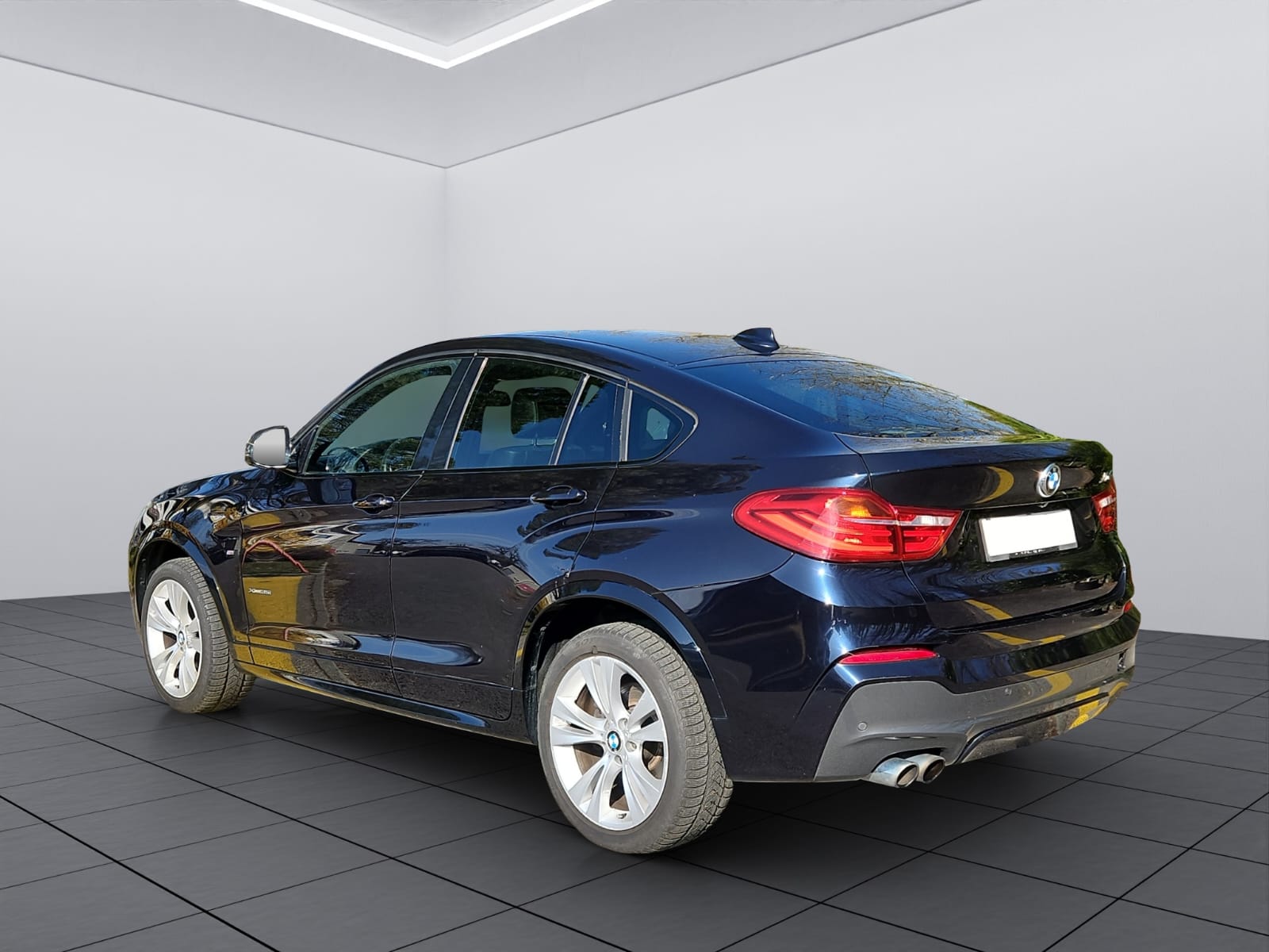 BMW X4 xDrive 35i xLine Steptronic-image-4