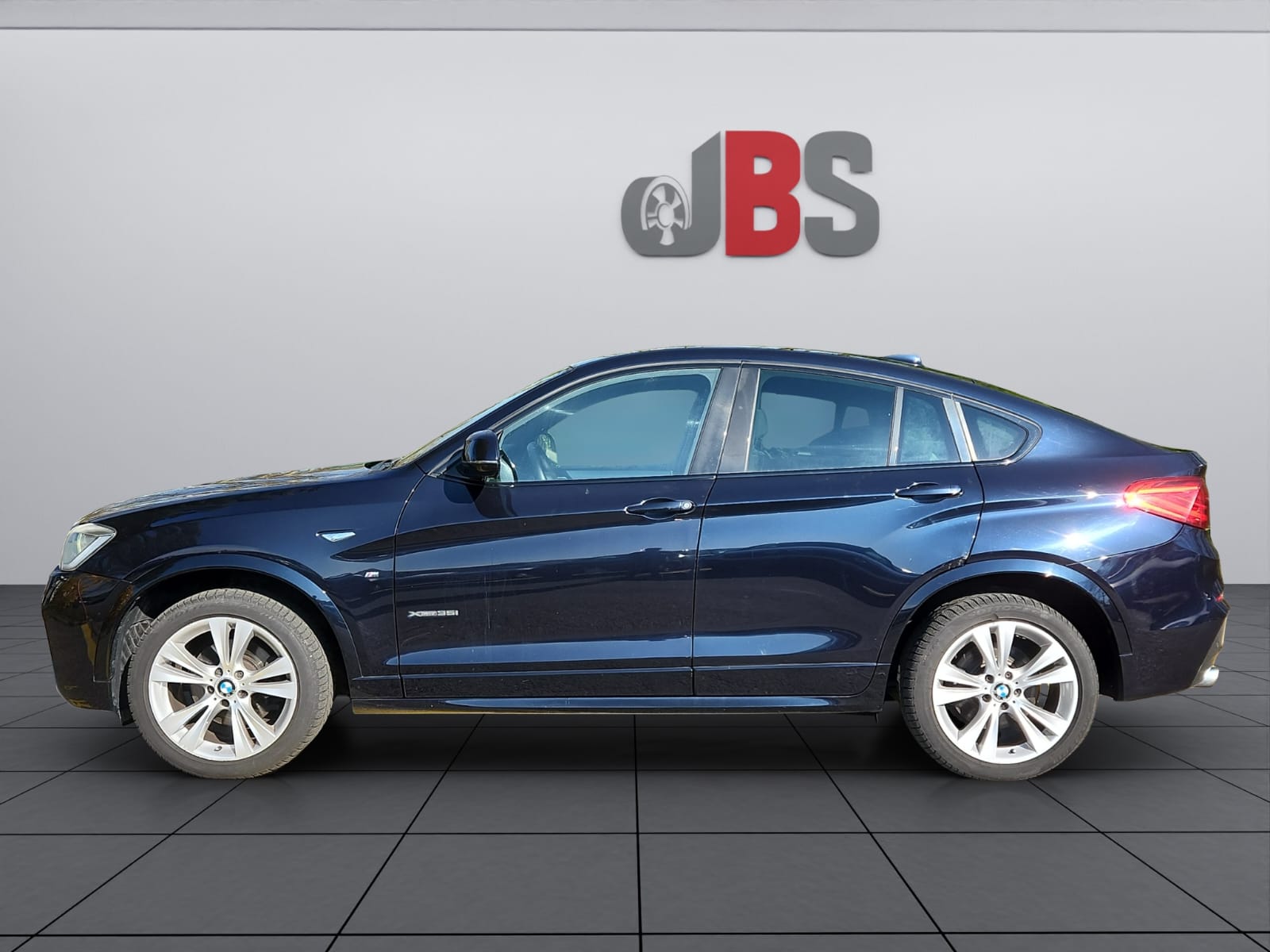 BMW X4 xDrive 35i xLine Steptronic-showroom-element-3