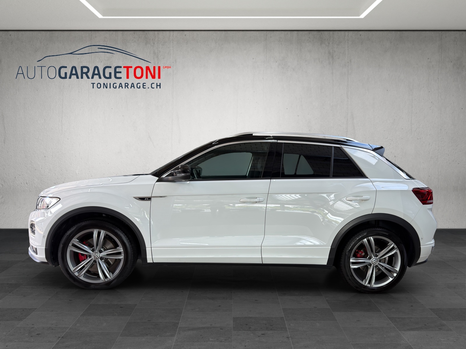 VW T-Roc *R-Line* 2.0 TSI Sport DSG 4Motion-image-3