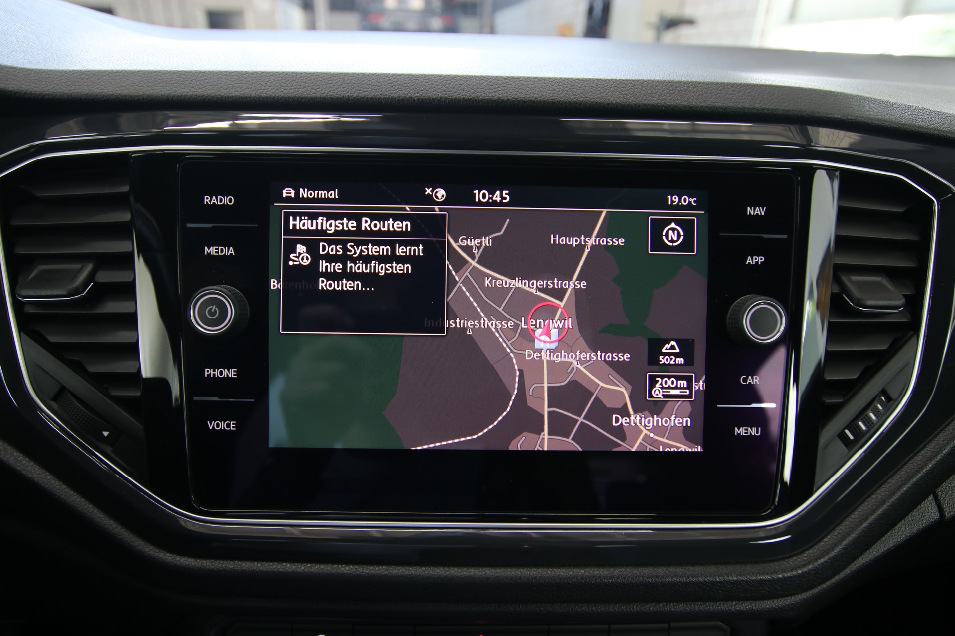 VW T-Roc *R-Line* 2.0 TSI Sport DSG 4Motion-image-18