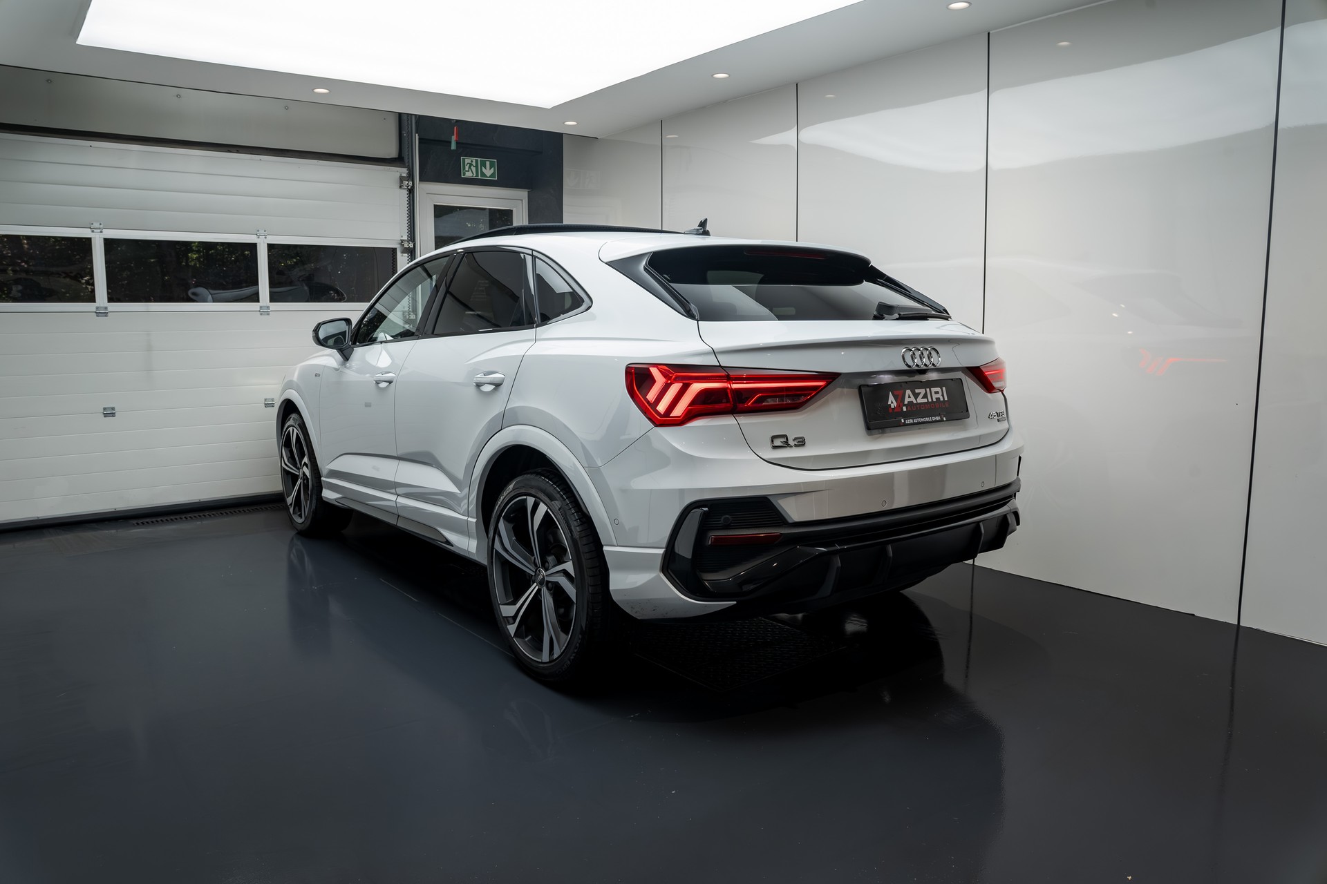 AUDI Q3 Sportback 45 TFSI S line quattro S-tronic-image-5