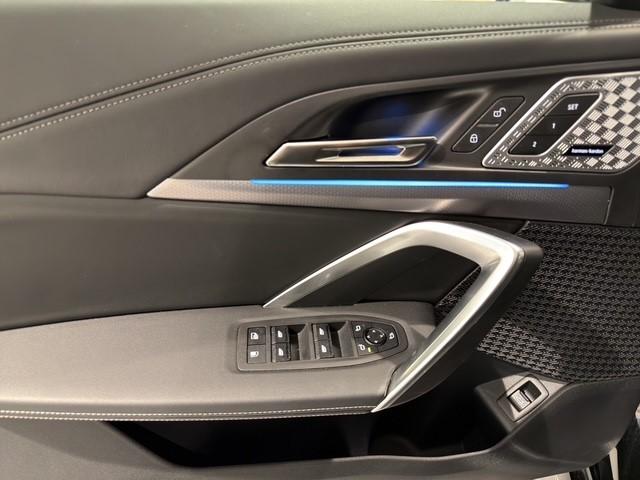 BMW X1 30e xDrive paddles-image-1