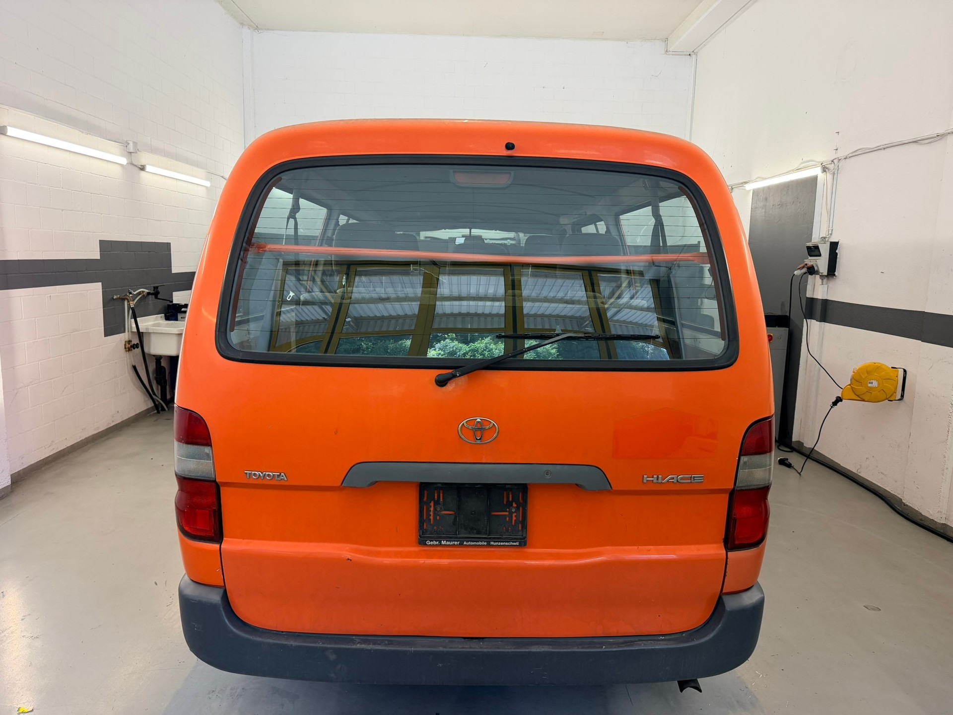 TOYOTA Hiace D-4D LWB Kombi-image-4