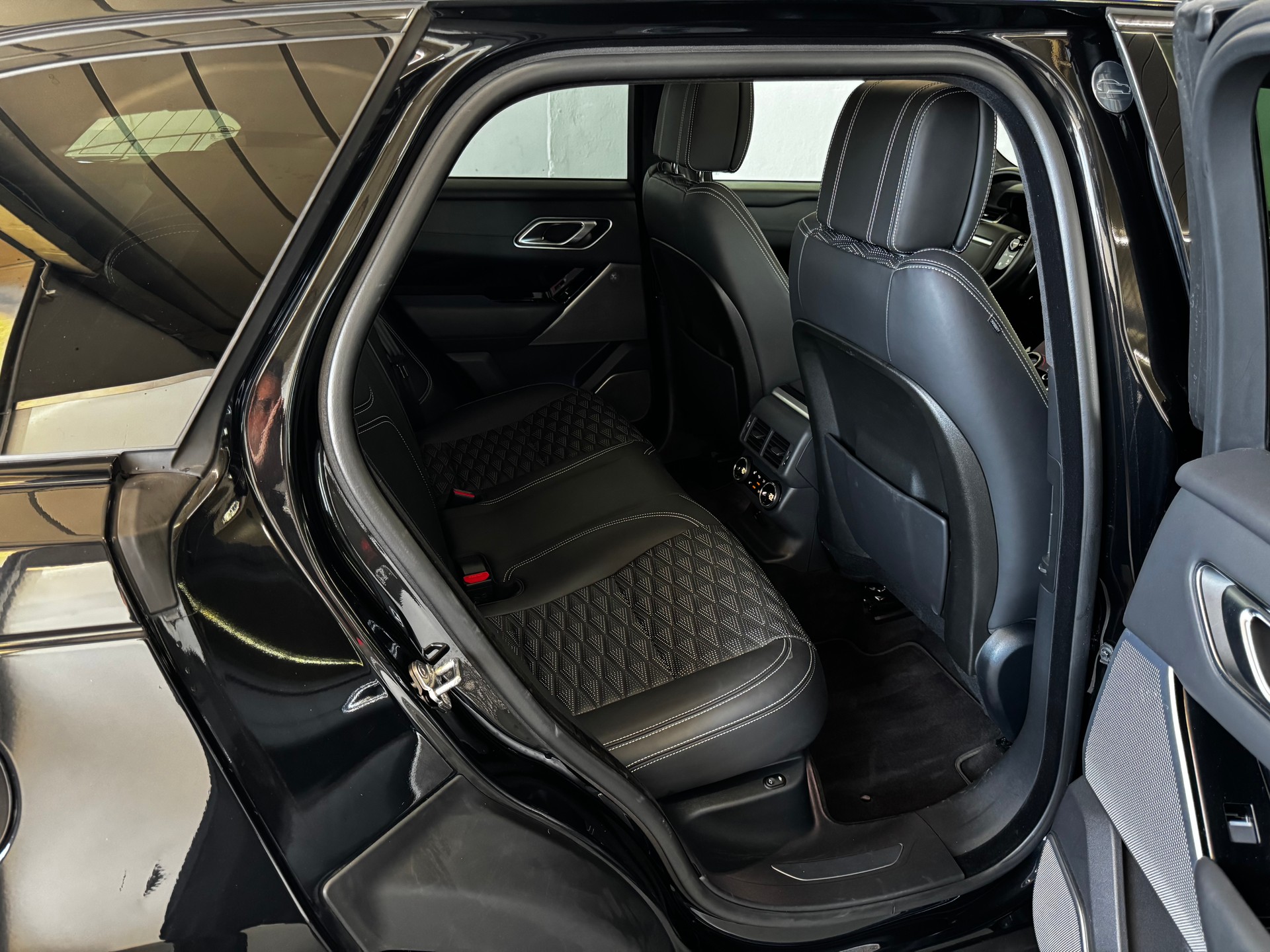 LAND ROVER Range Rover Velar SV Autobiography Dyn. Edition A.-image-24