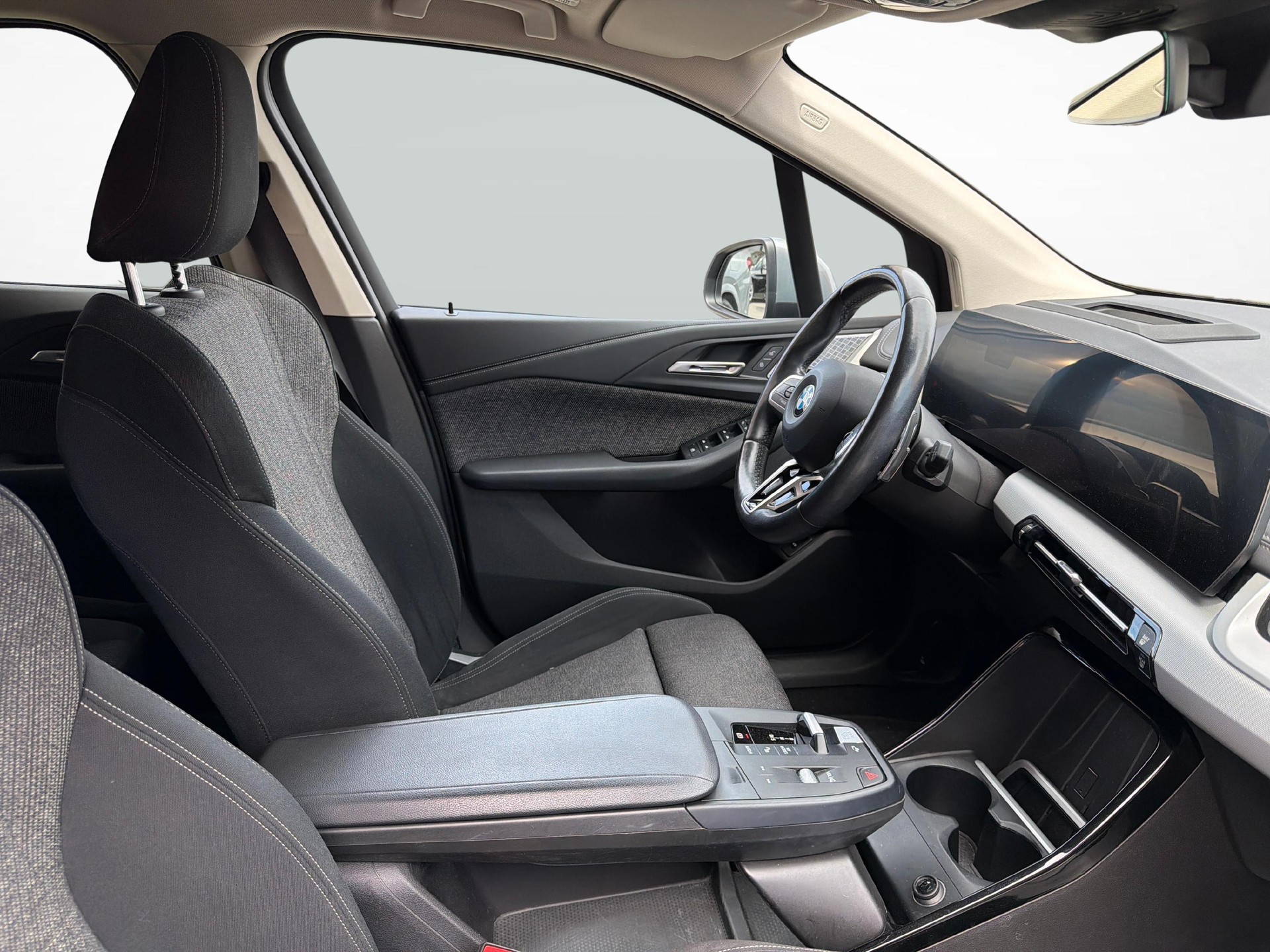 BMW 218i Active Tourer-image-18