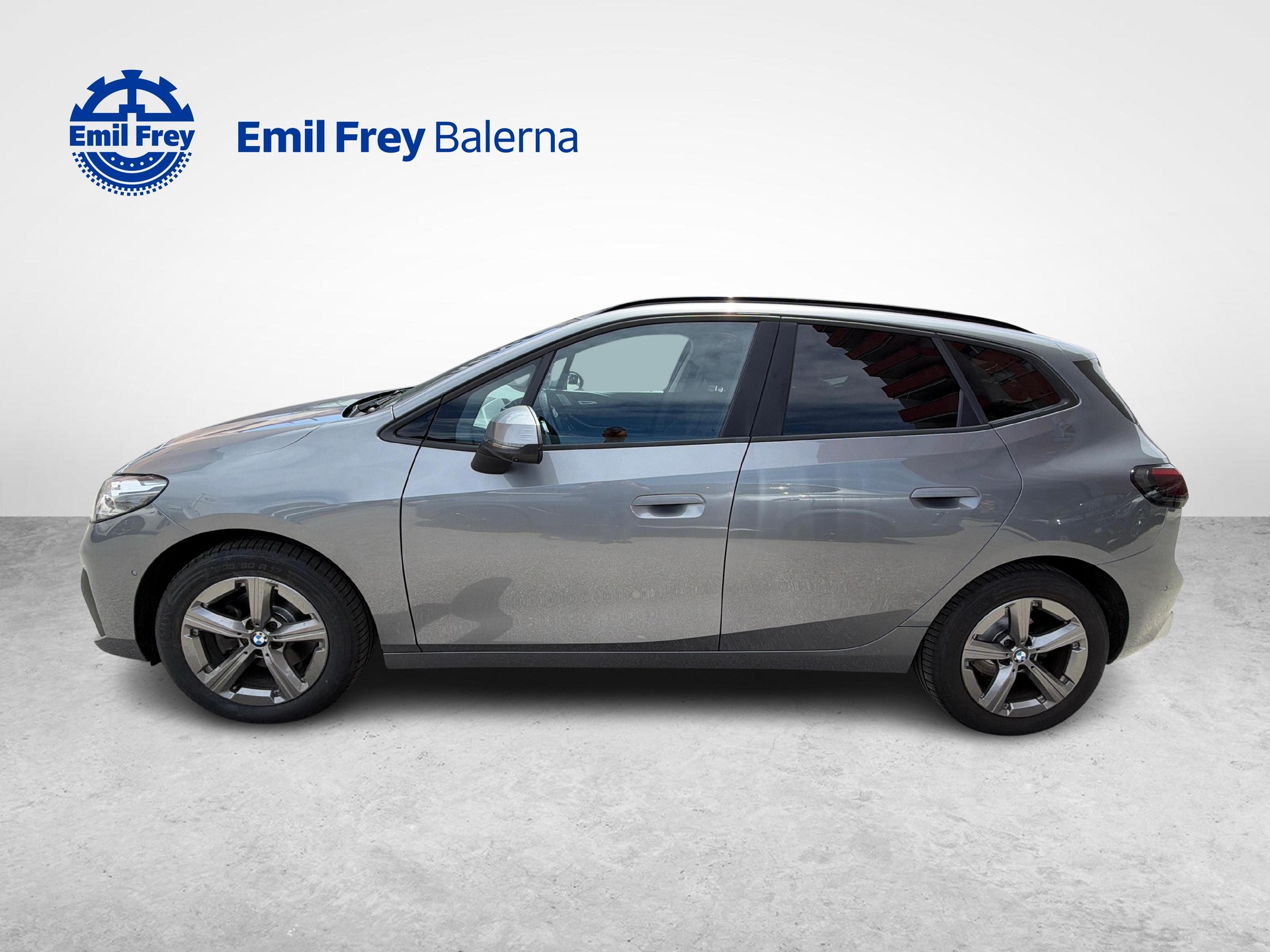 BMW 218i Active Tourer-image-2