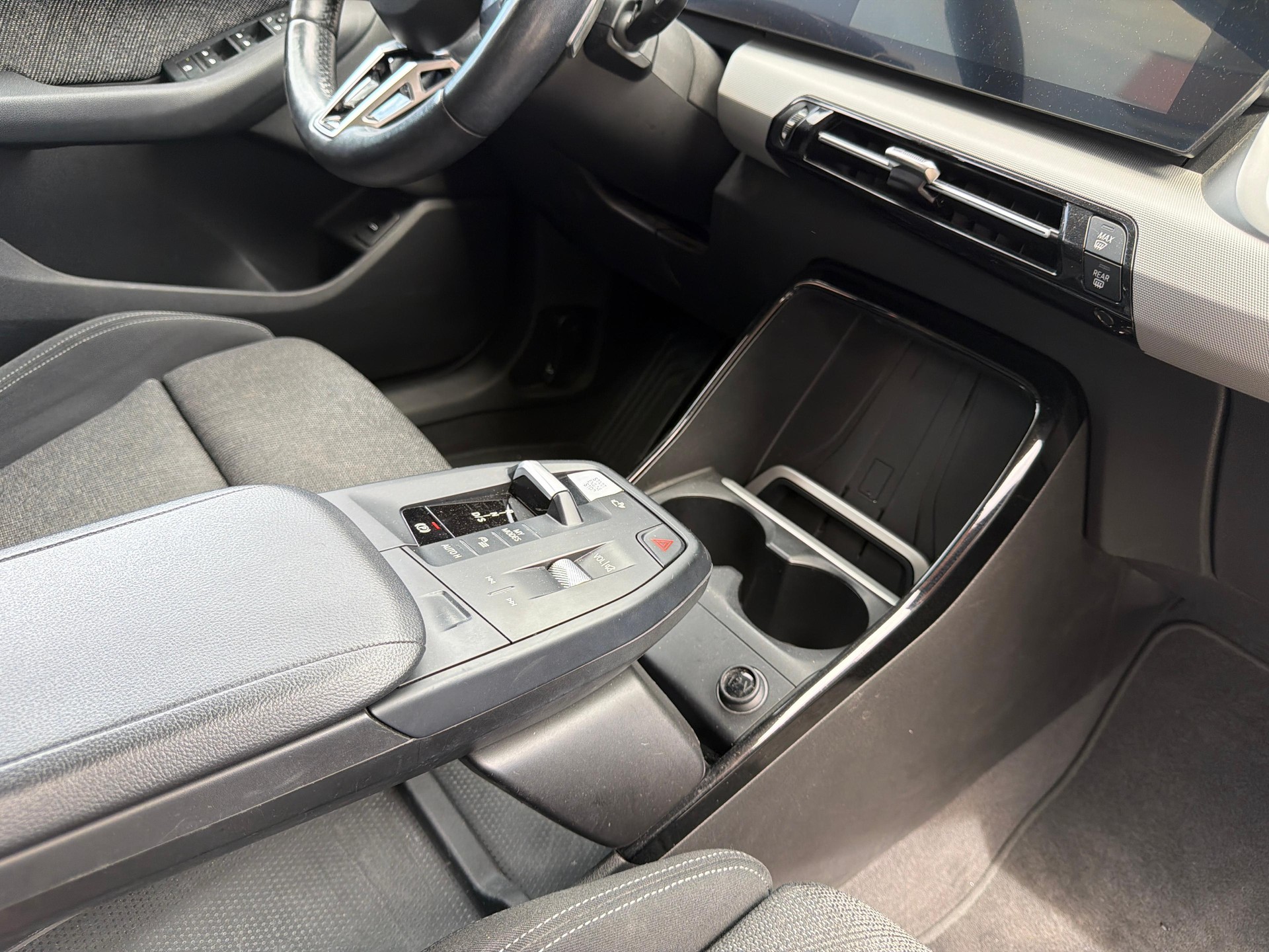 BMW 218i Active Tourer-image-15