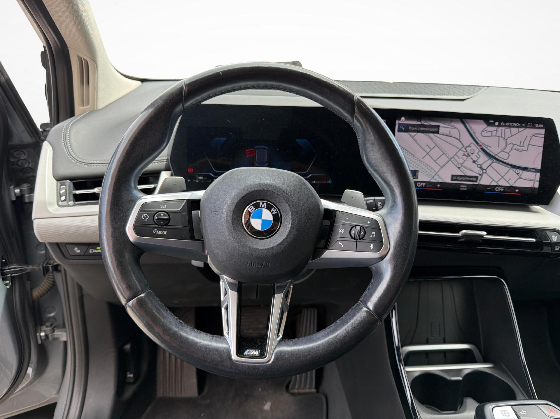 BMW 218i Active Tourer-image-12