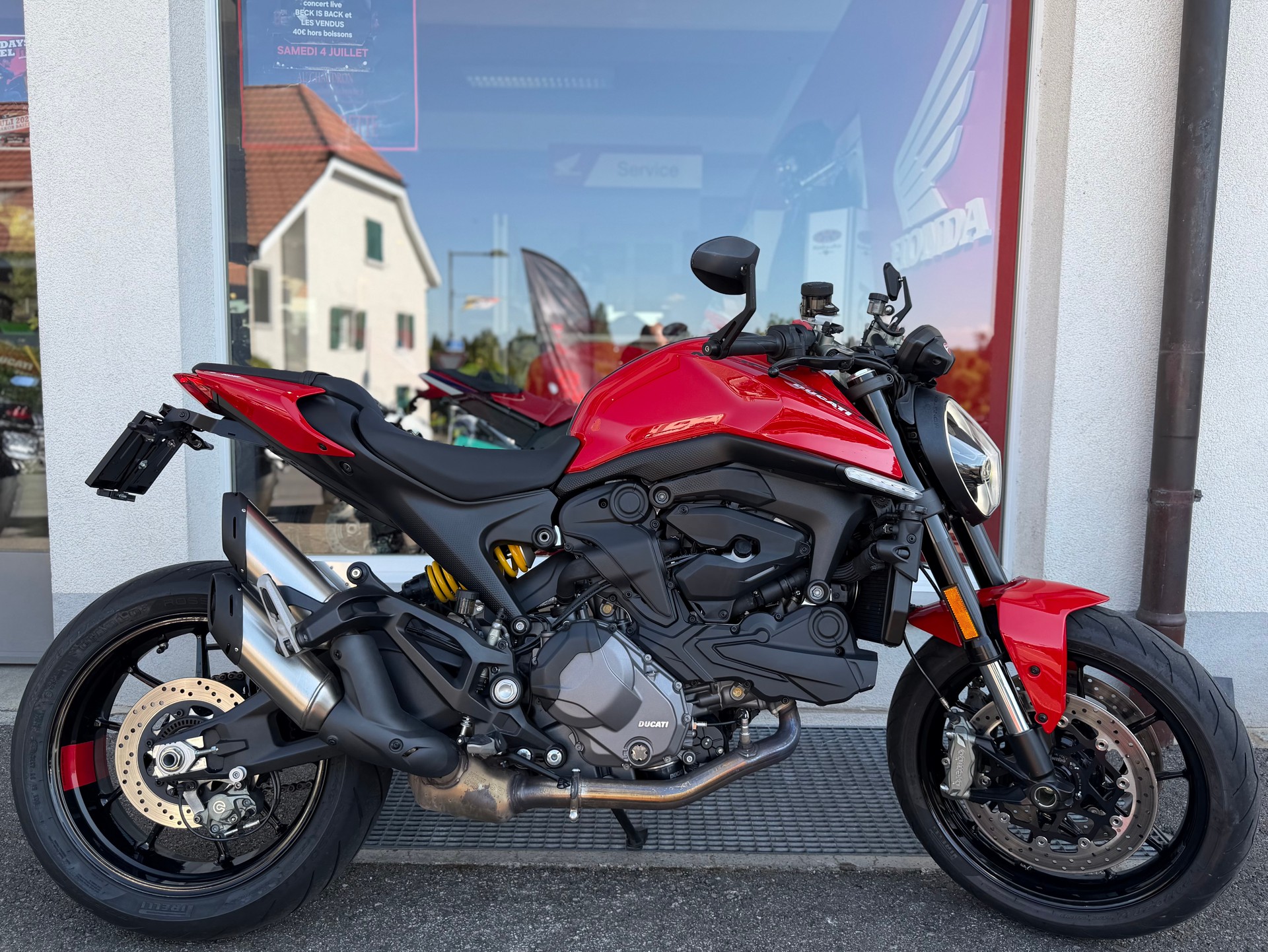 DUCATI Monster 937