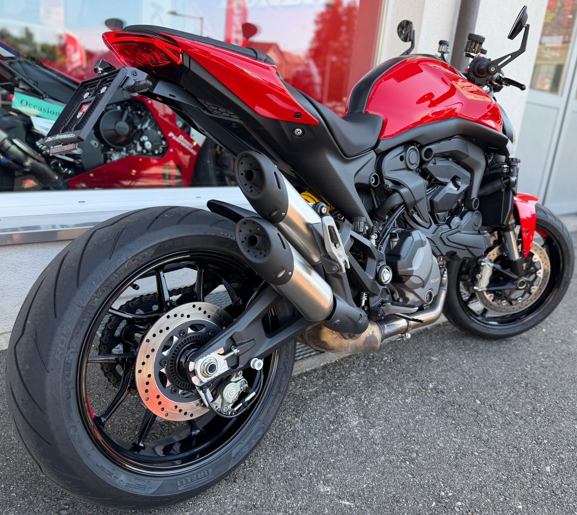 DUCATI Monster 937-showroom-element-3