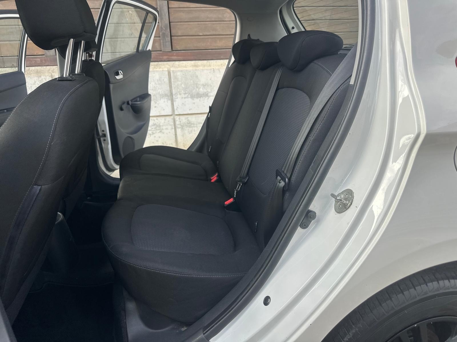 HYUNDAI i20 1.2 Comfort-image-10