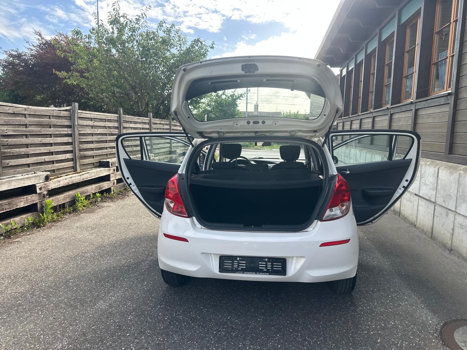 HYUNDAI i20 1.2 Comfort-image-6