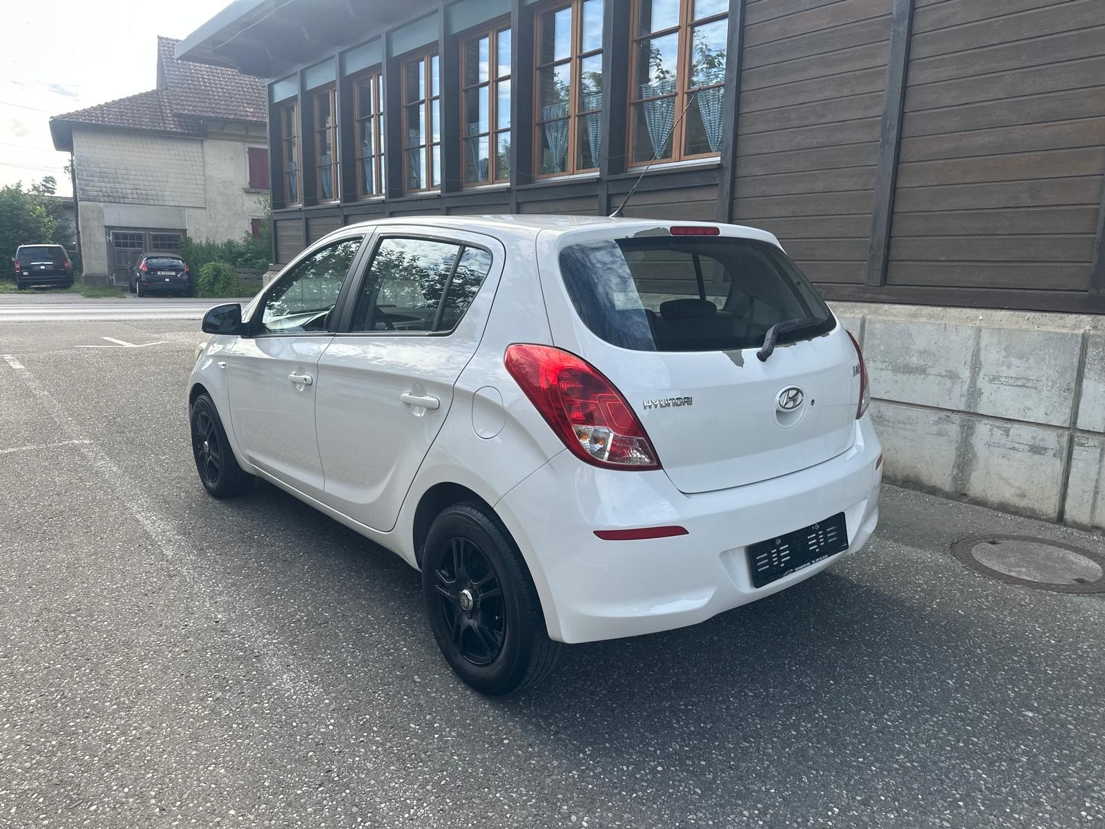 HYUNDAI i20 1.2 Comfort-image-3